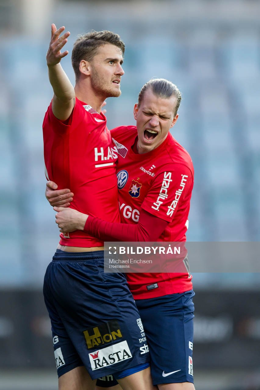 Örgrytes Johan Hammar jublar ihop med Sebastian Carlsén