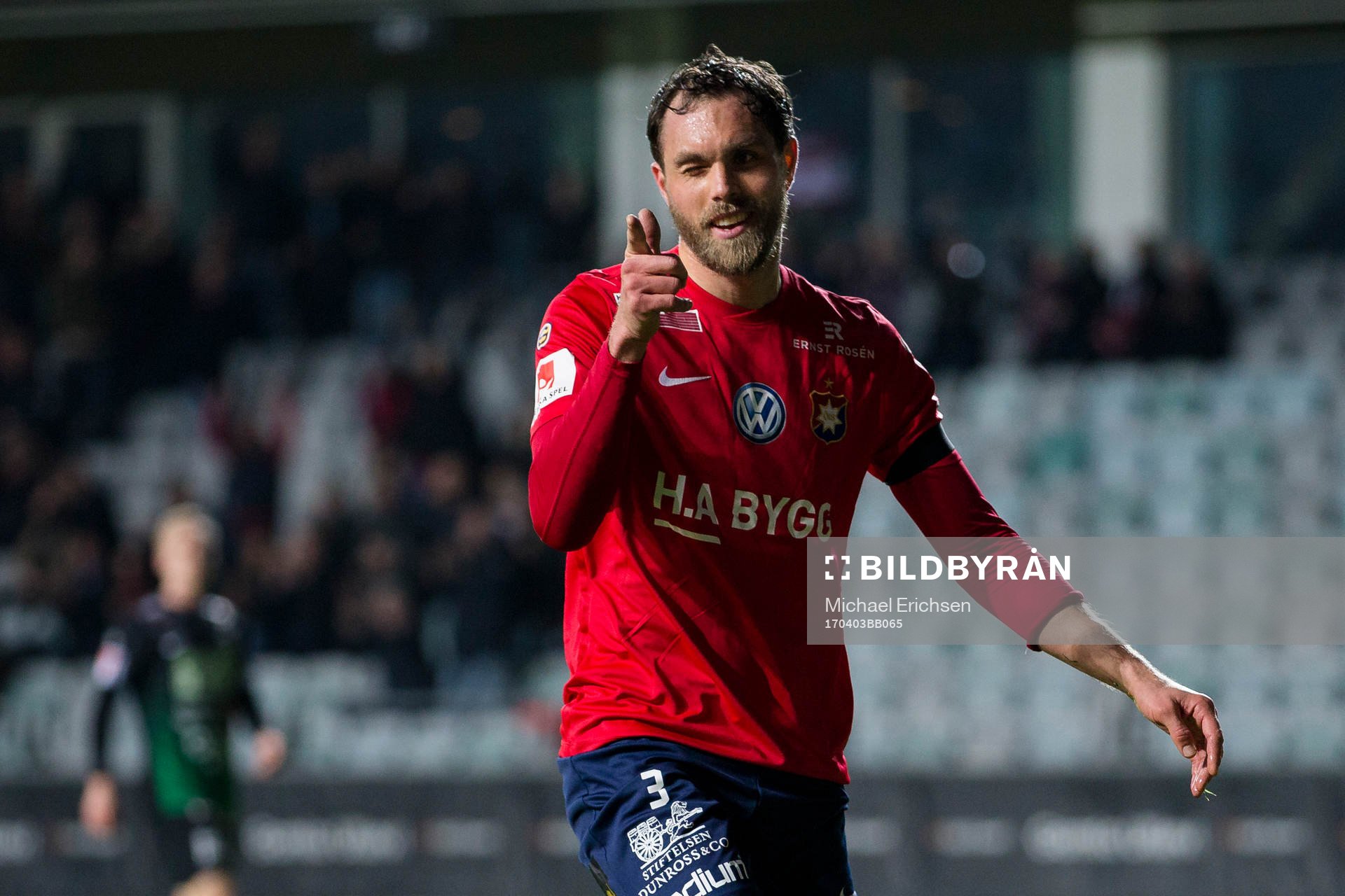 Örgrytes Johan Elmander jublar