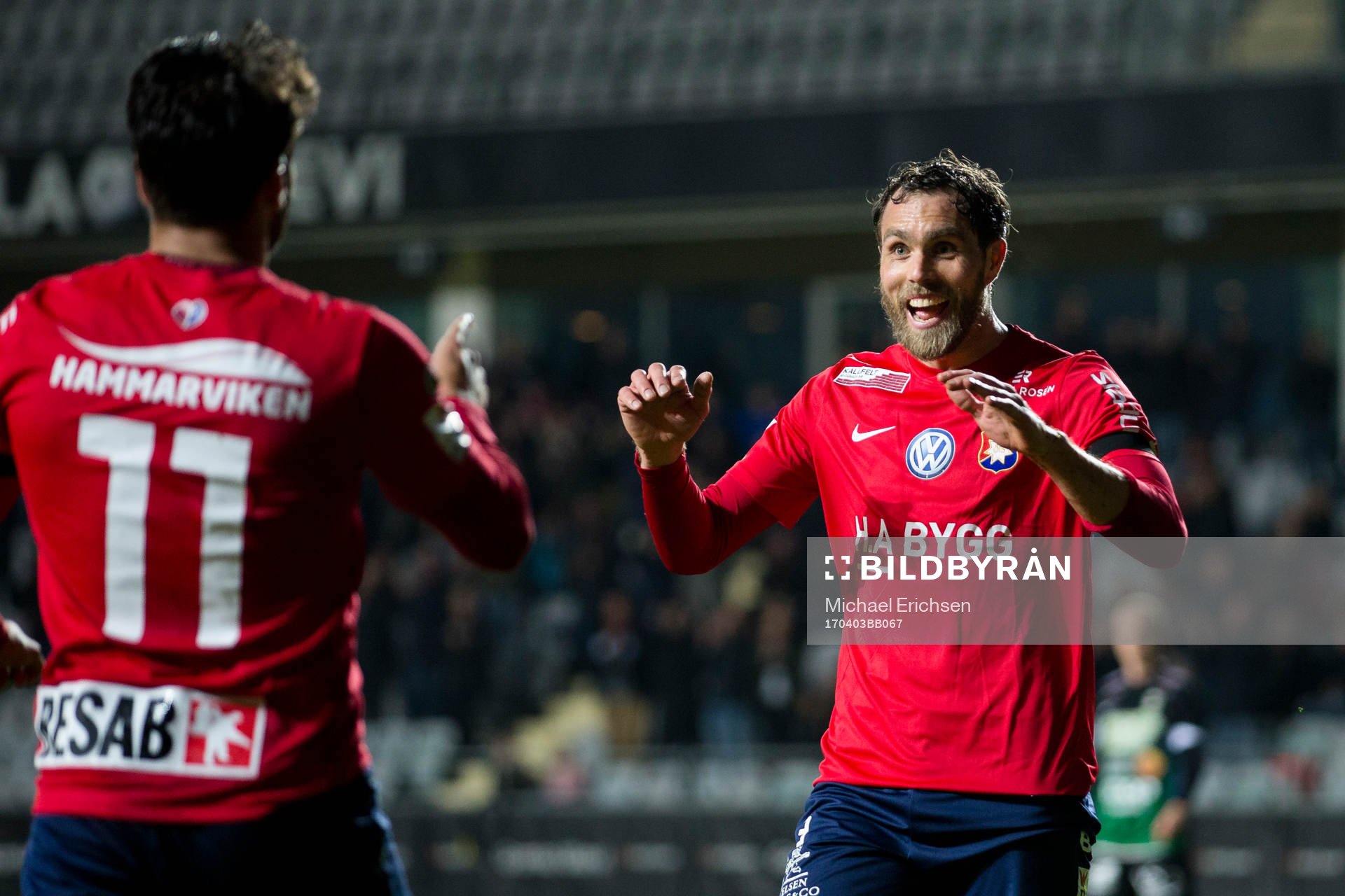 Örgrytes Johan Elmander jublar ihop med William Atashkadeh