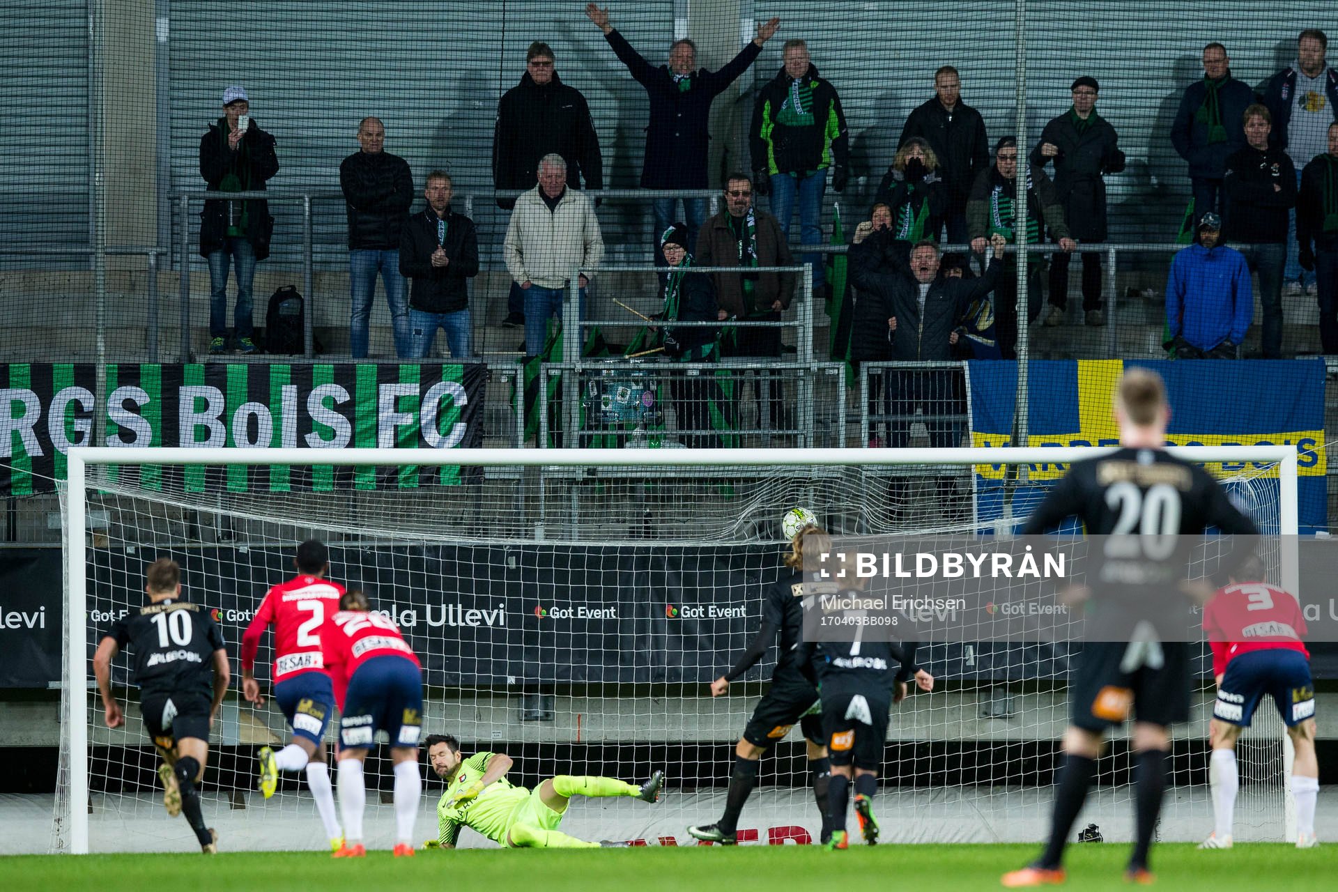 Varbergs Joakim Lindner sätter reducering till 2-1 på