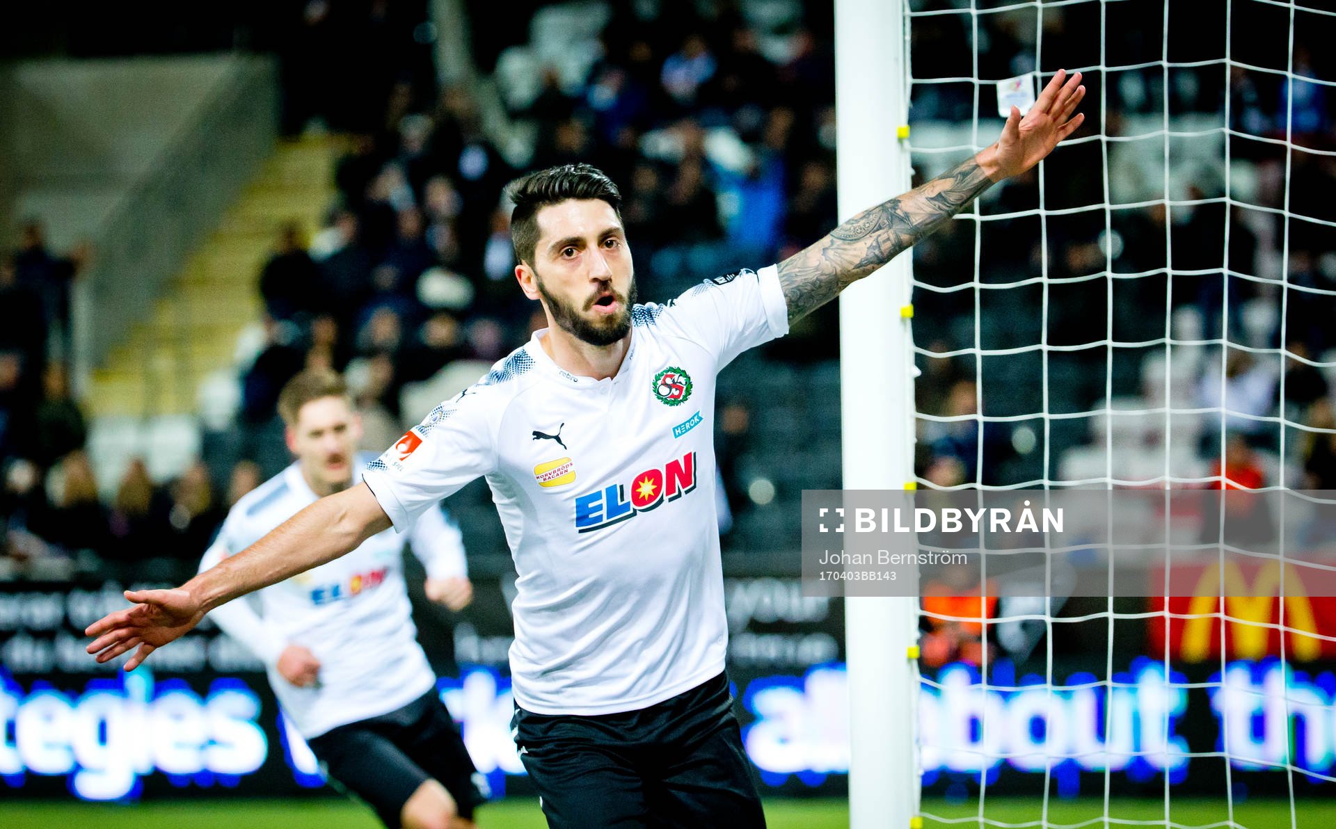Örebros Nahir Besara jublar efter 2-1 målet under fotbollsmatchen i Allsvenskan mellan Örebro och Jönköping den 3 april 2016 i Örebro.