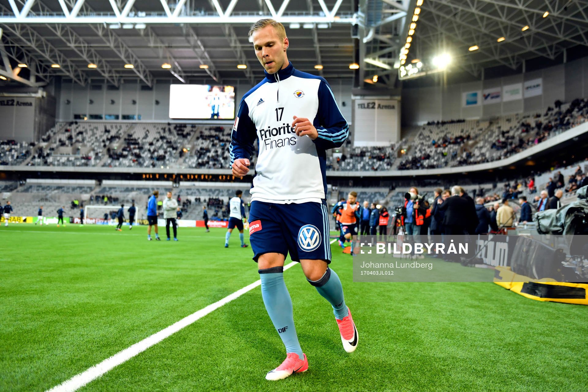 Djurgårdens Gustav Engvall värmer upp