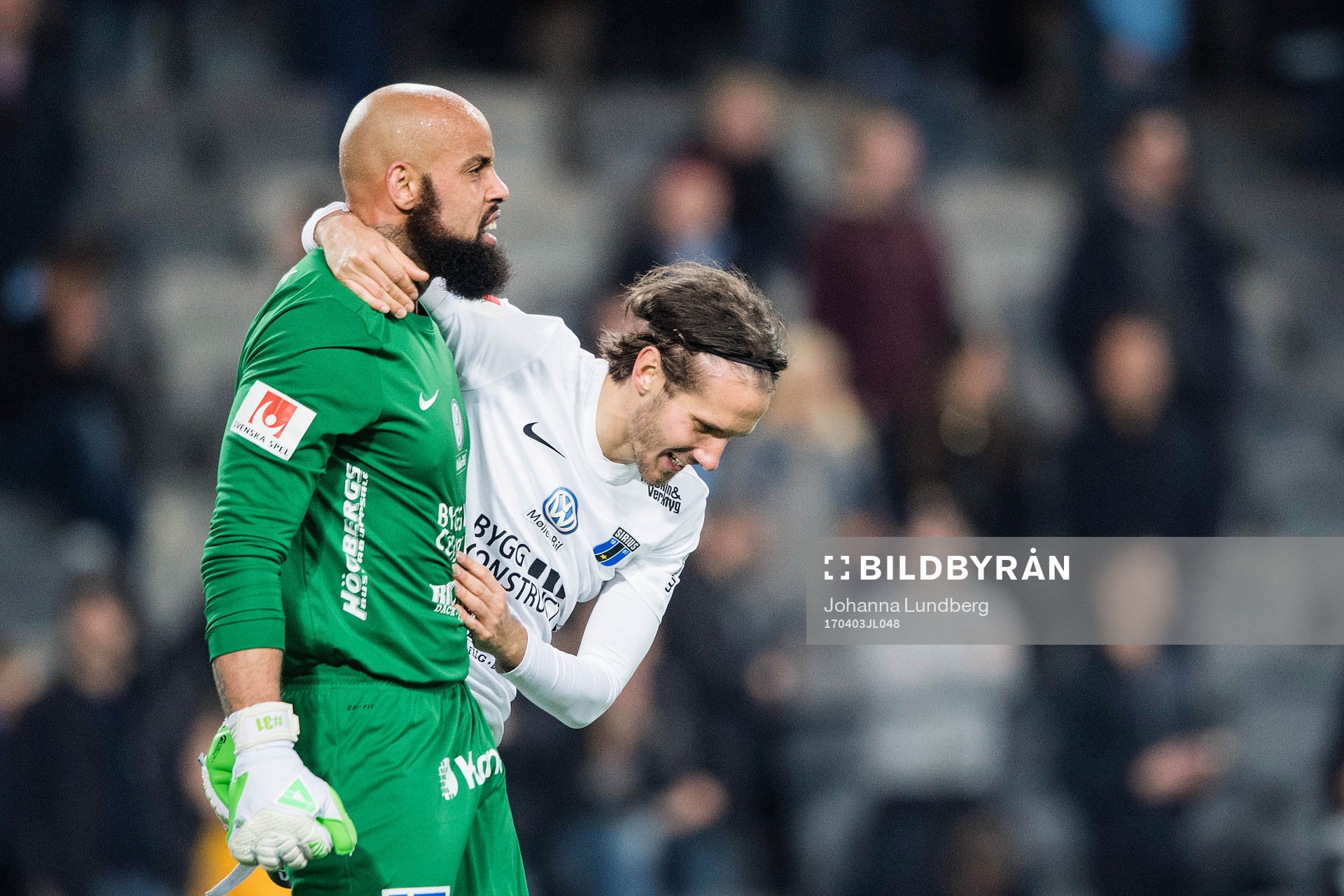 Sirius Johan Eiswohld  och målvakt Joshua Wicks  jublar