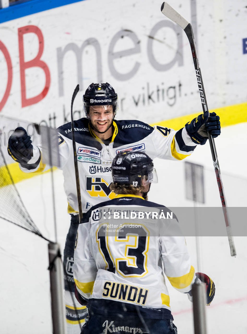 s Pär Arlbrandt och Oscar Sundh jublar