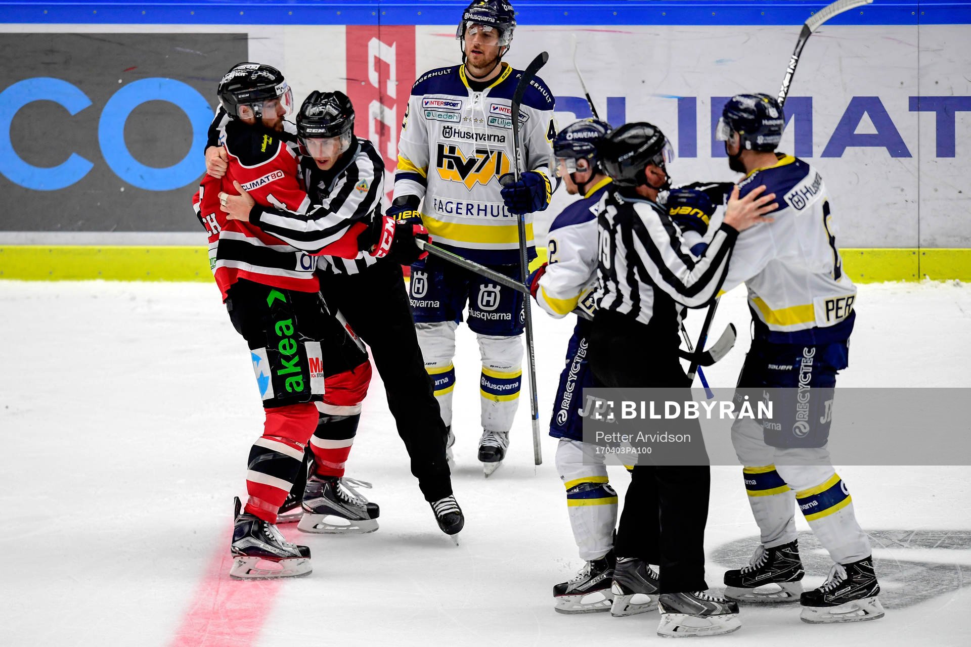 Slagsmål utbryter