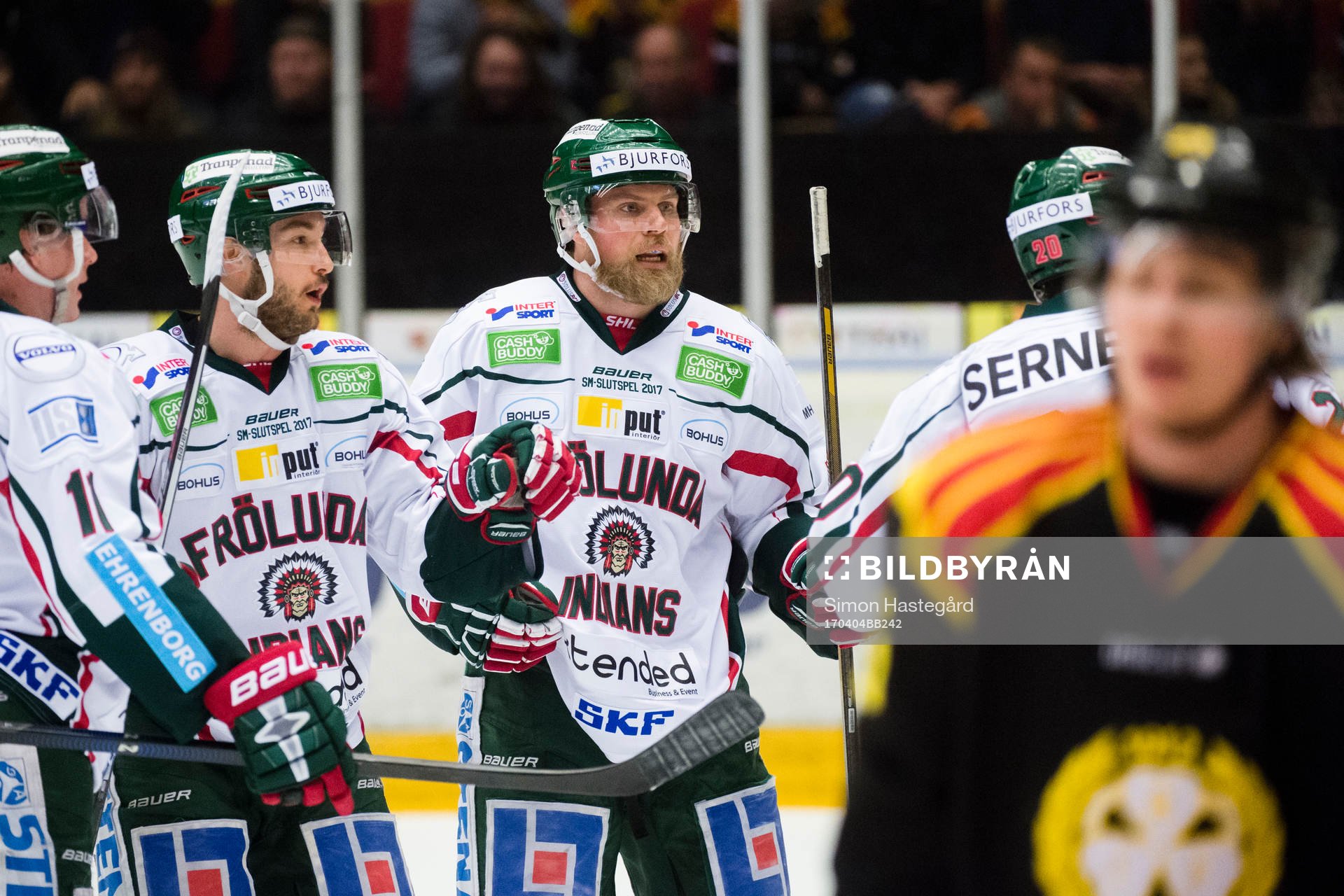 Frölundas  Casey Wellman och Sean Bergenheim  jublar