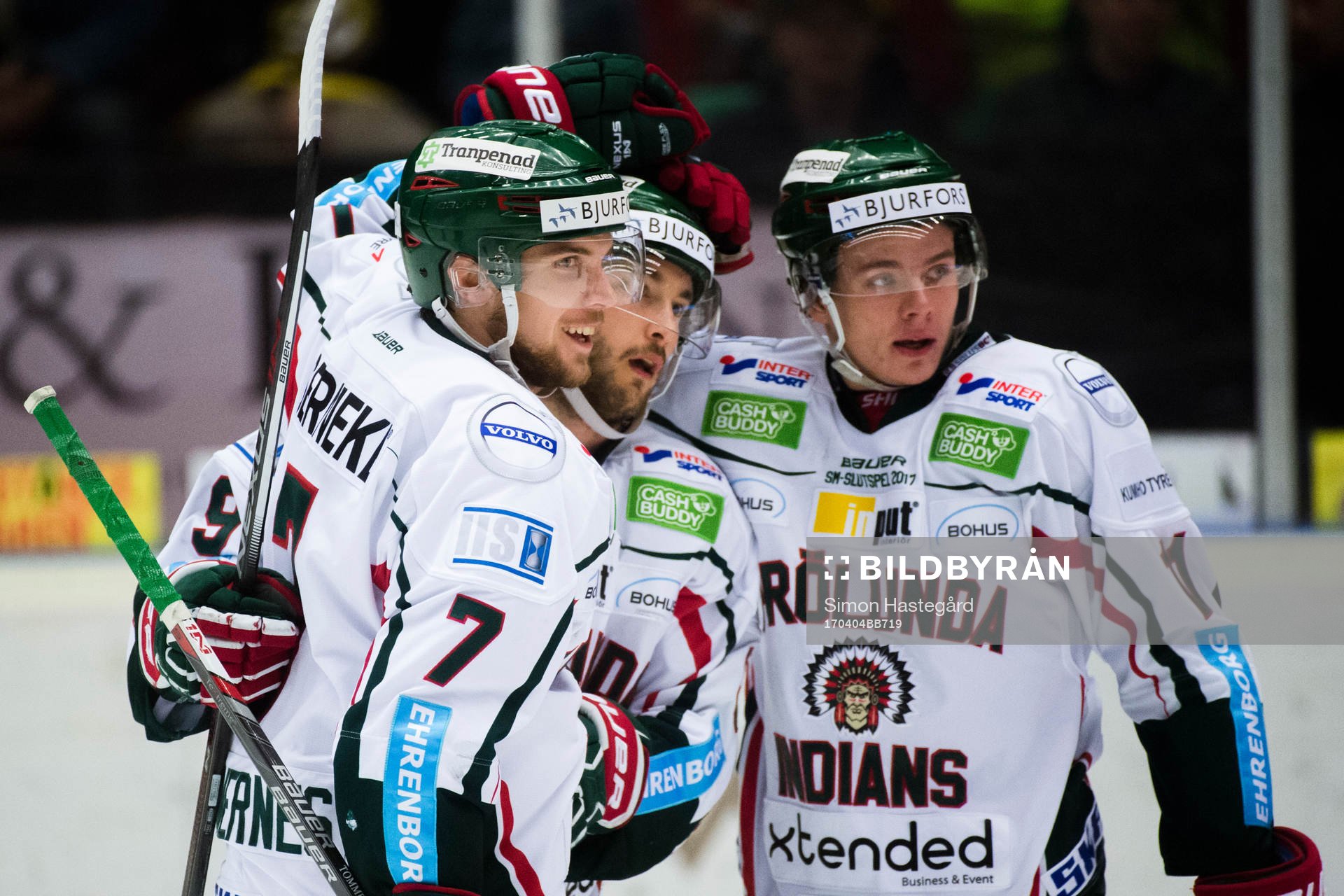 Frölundas Henrik Tömmernes , Casey Wellman och Victor