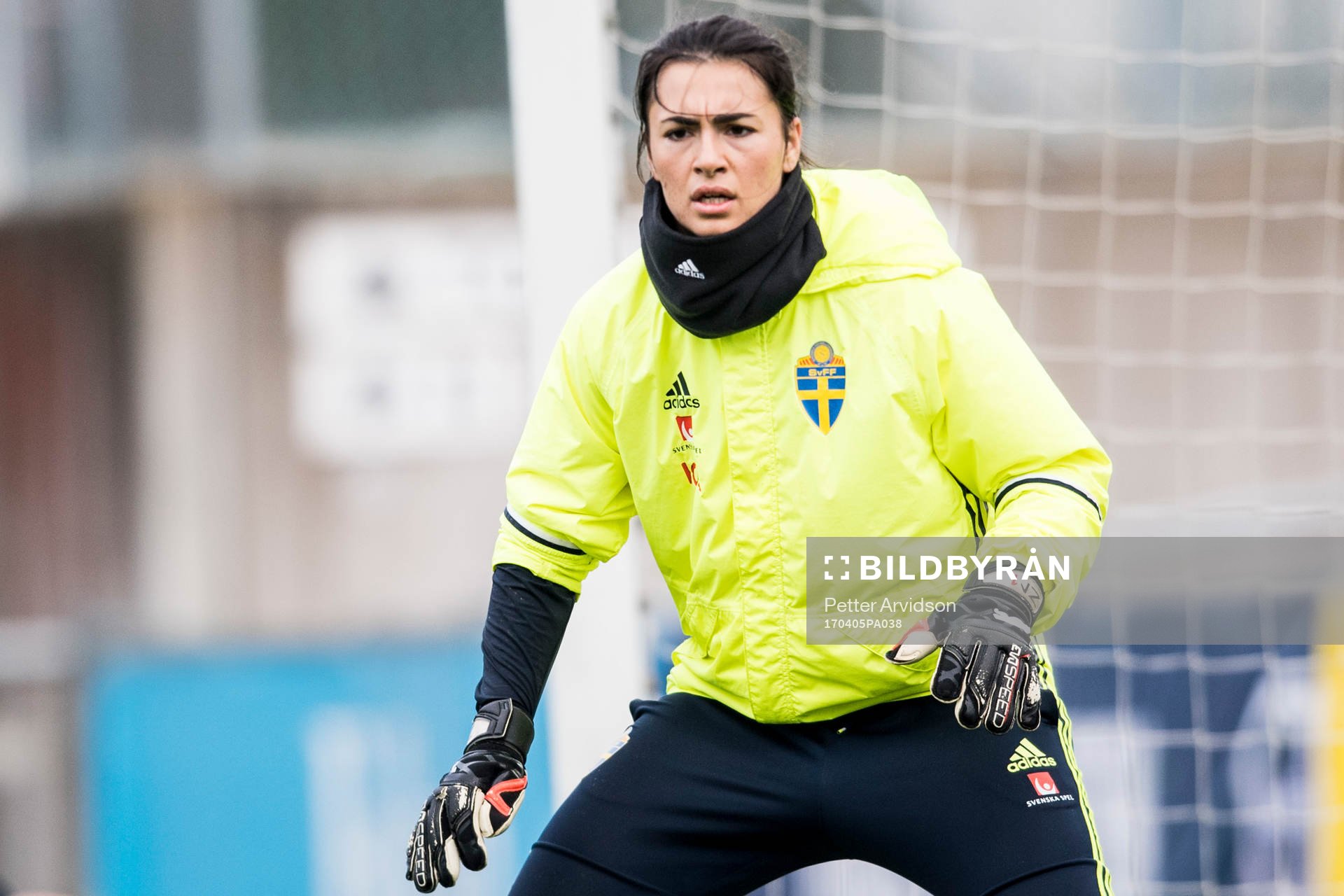 Målvakt Zecira Musovic under en träning med det svenska damlandslaget i fotboll den 5 april 2017 i Trelleborg.
