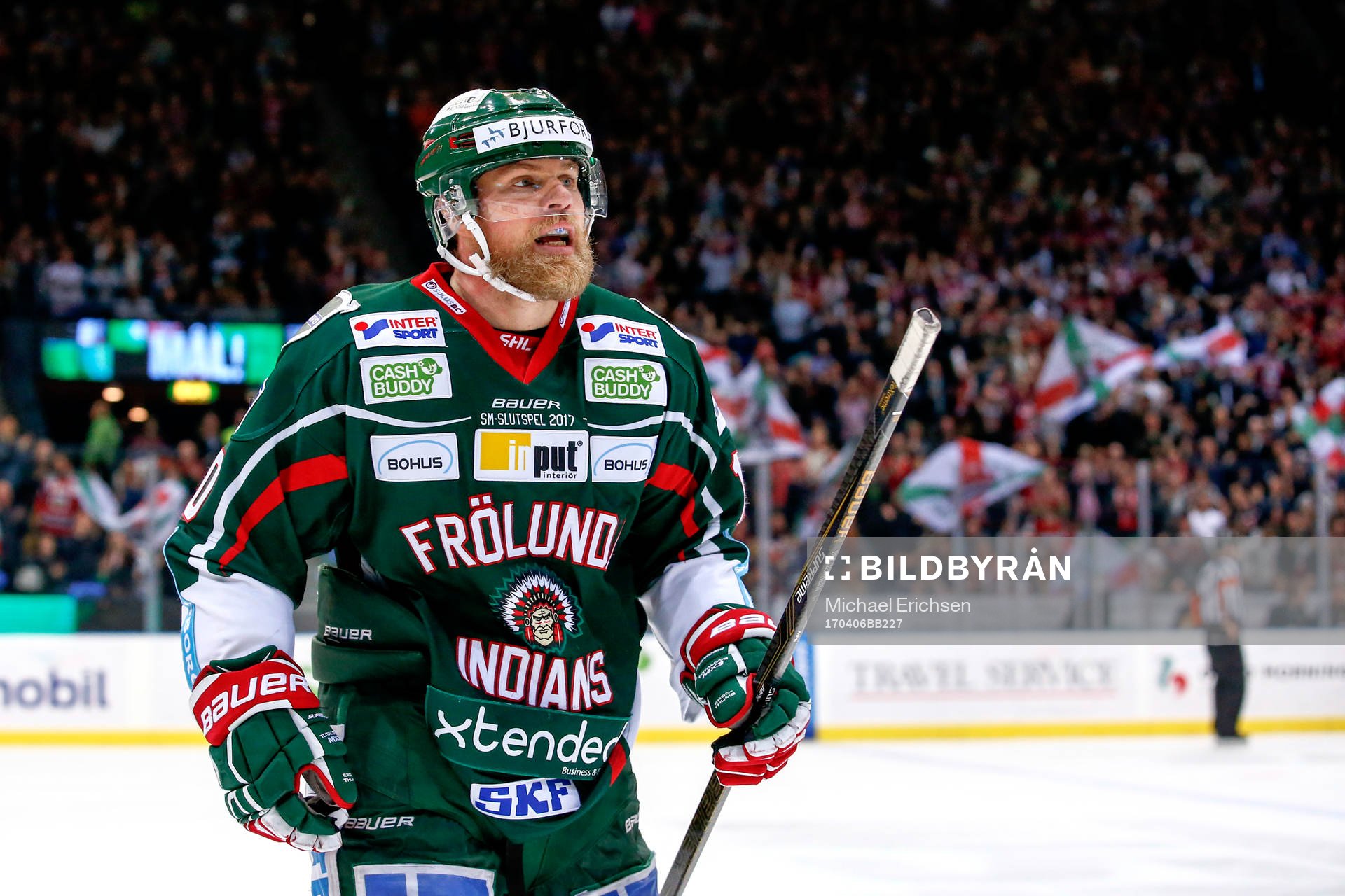 Frölundas Sean Bergenheim jublar med lagkamrater