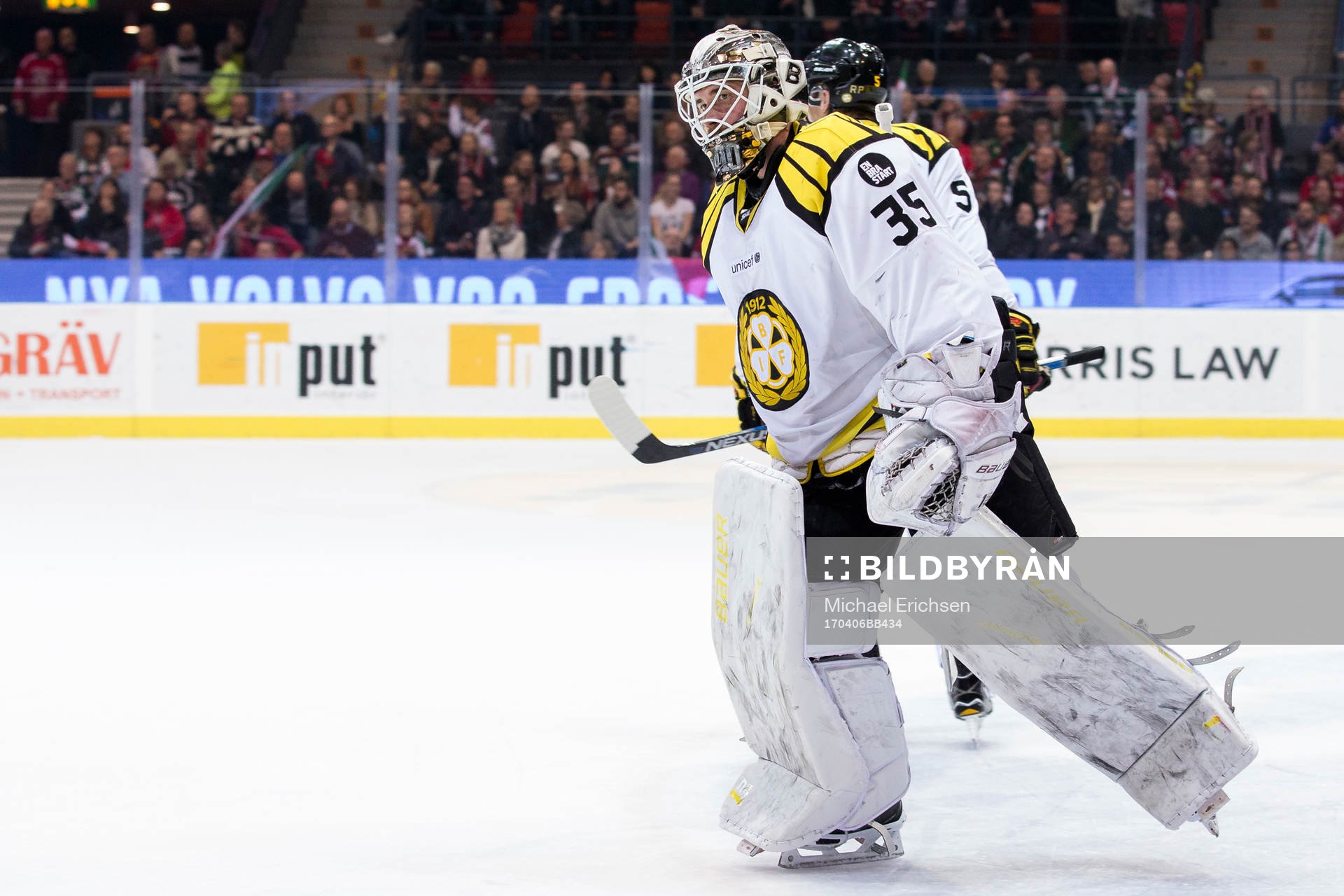 Brynäs målvakt David Rautio blir utbytt