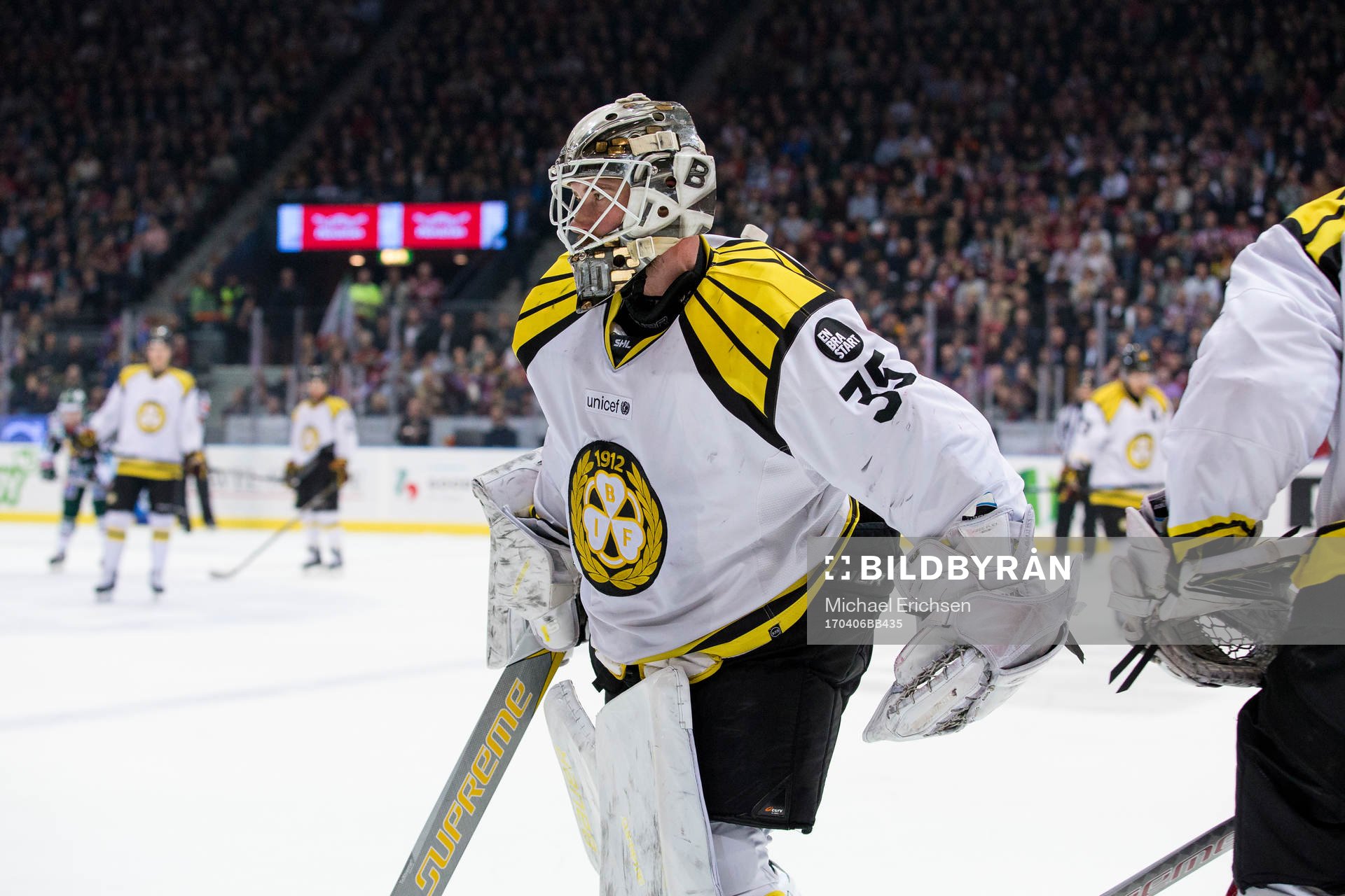 Brynäs målvakt David Rautio blir utbytt