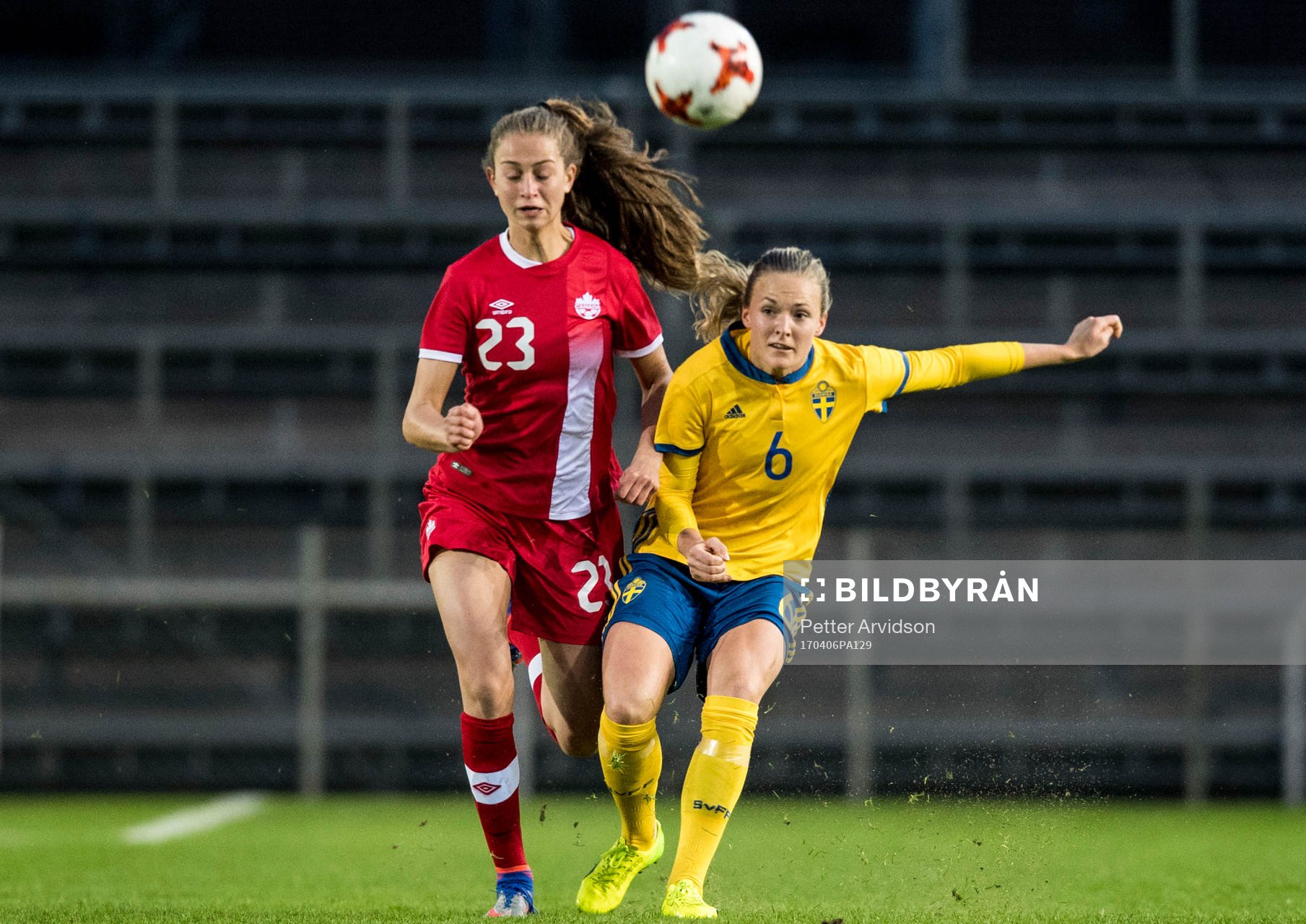 Kanadas Jordyn Huitema och Sveriges Magdalena Eriksson