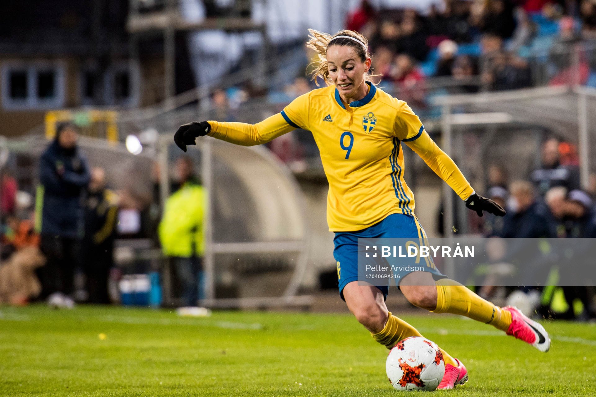 Sveriges Kosovare Asllani