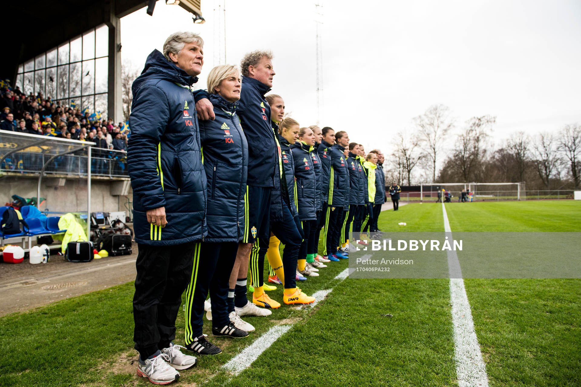 Sveriges förbundskapten Pia Sundhage, assisterande