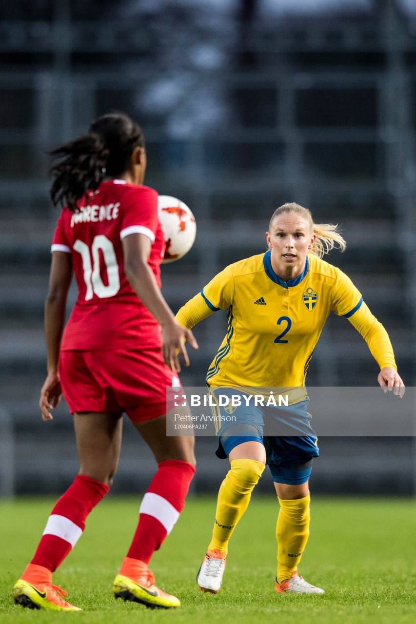 Sveriges Jonna Andersson och Kanadas Ashley Lawrence