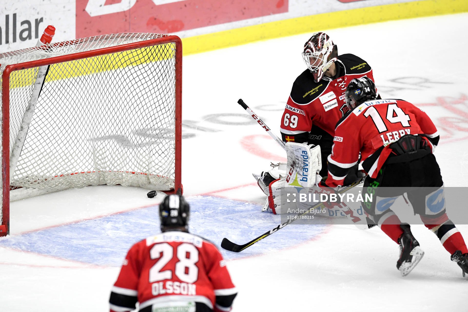 s Adam Almquist (ej i bild) gör 2-4 bakom Malmö Redhawks