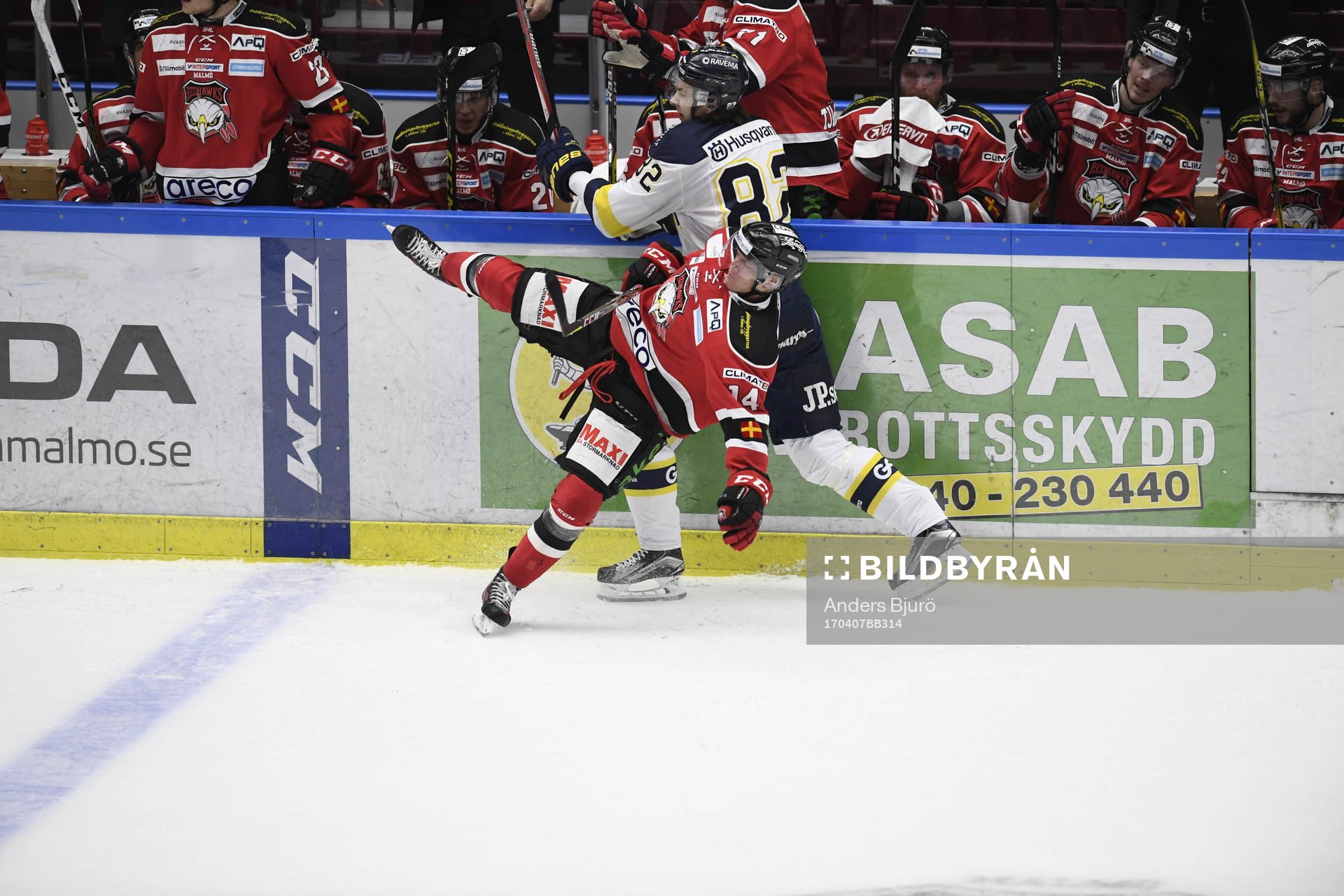 s Kevin Stenlund och Malmö Redhawks Carl-Johan Lerby