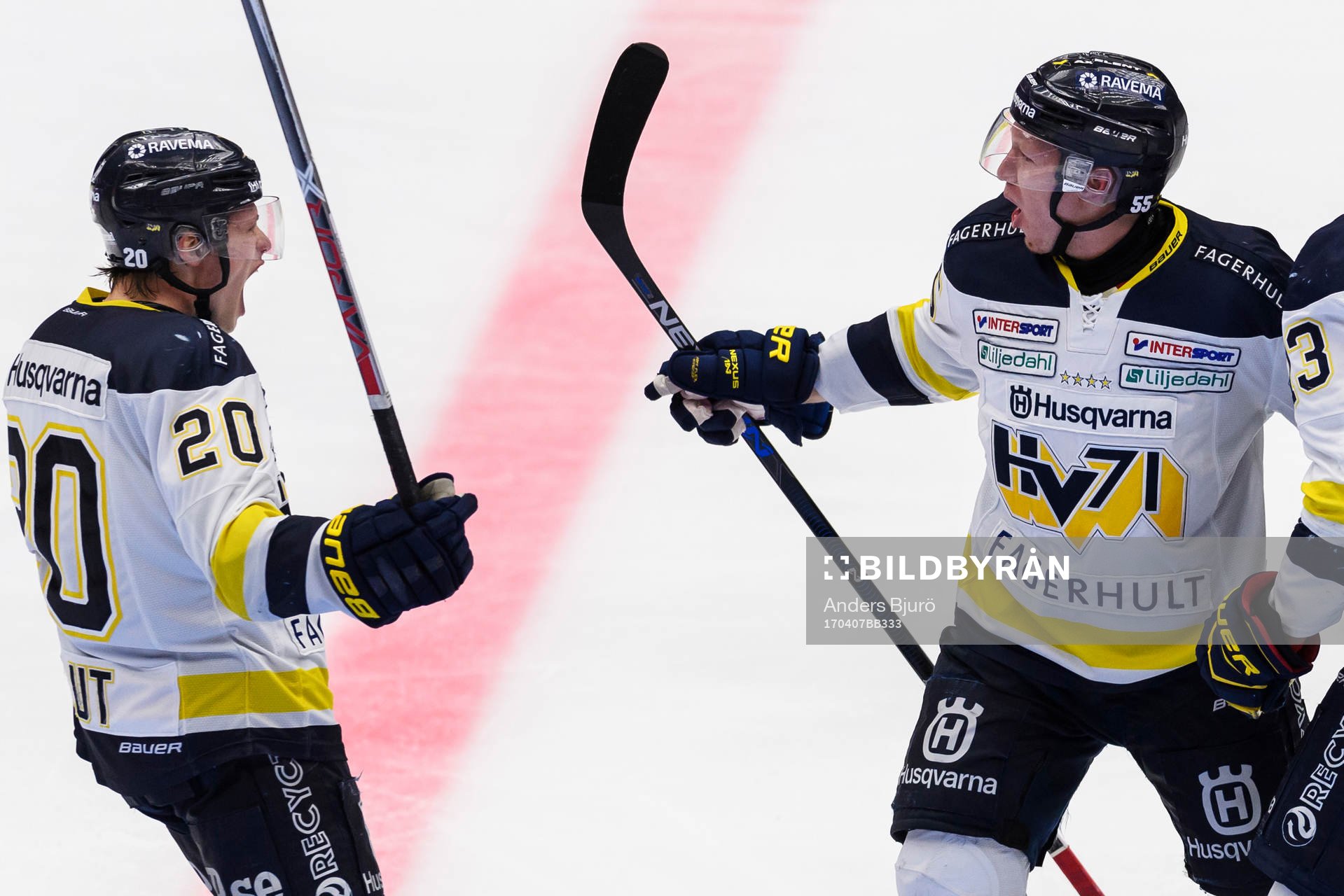 s Lawrence Pilut och Andreas Borgman jublar