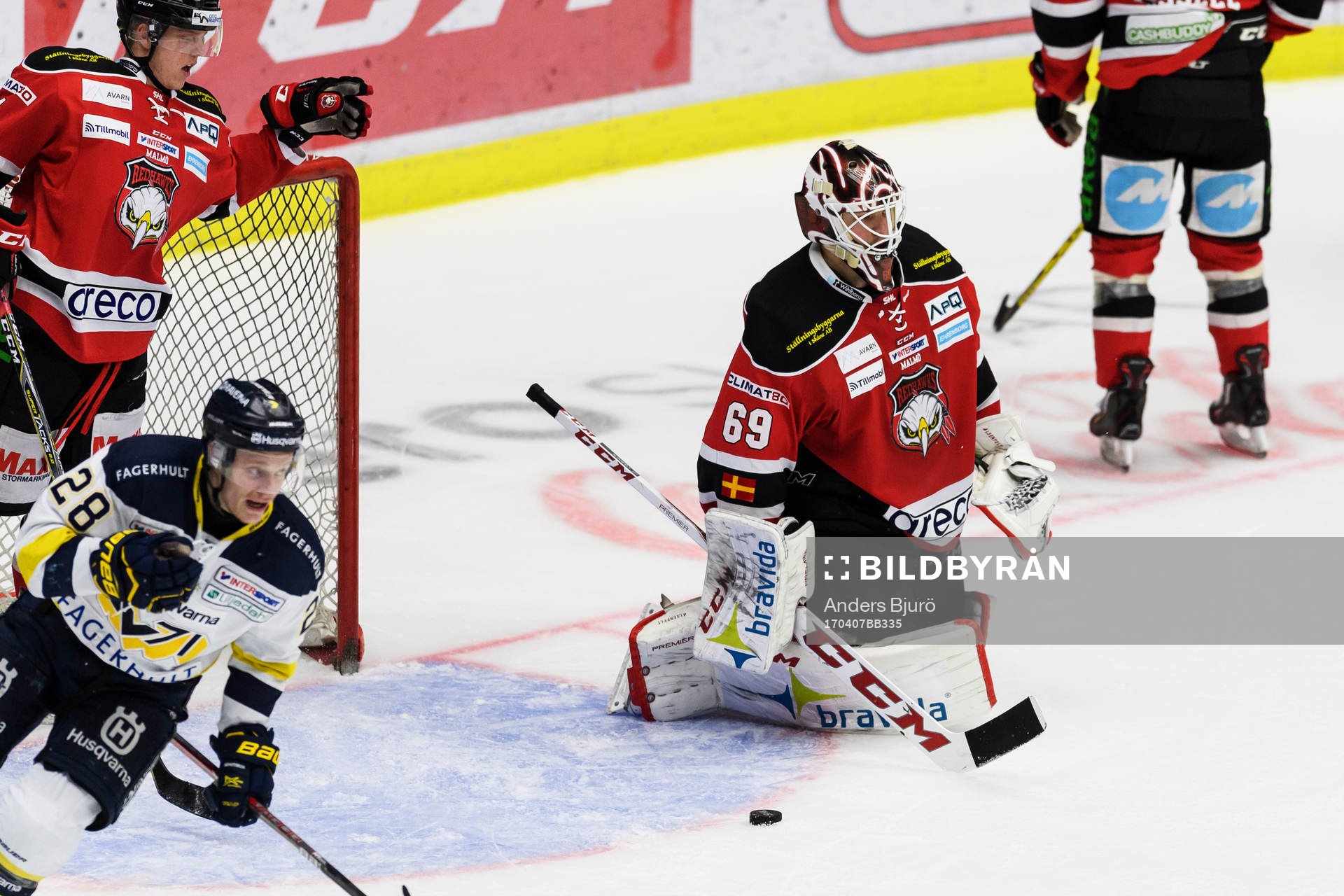Malmö Redhawks målvakt Oscar Alsenfelt deppar