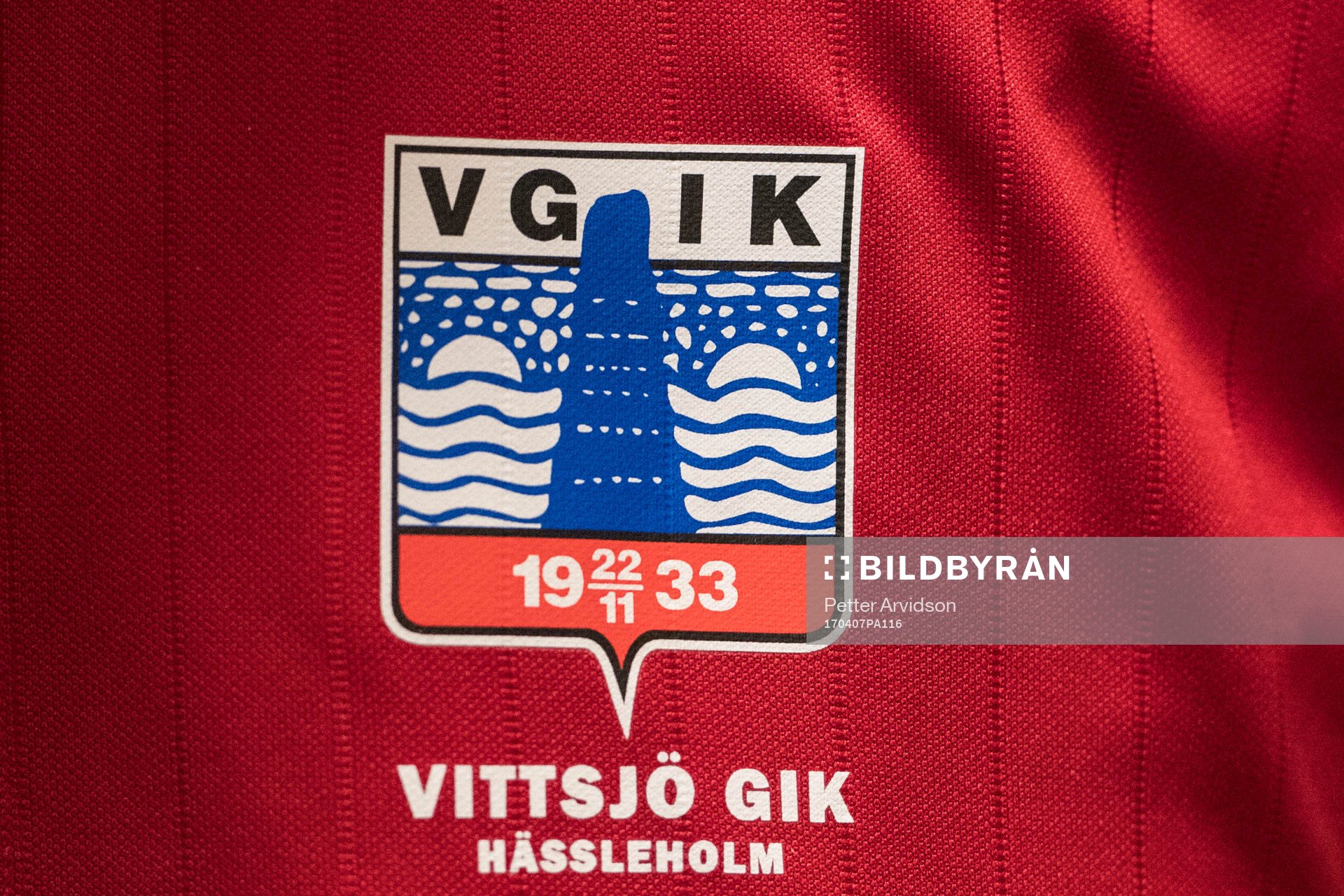 Vittsjö klubbmärke under upptaktsträffen för damallsvenskan i fotboll den 7 april 2017 i Malmö.