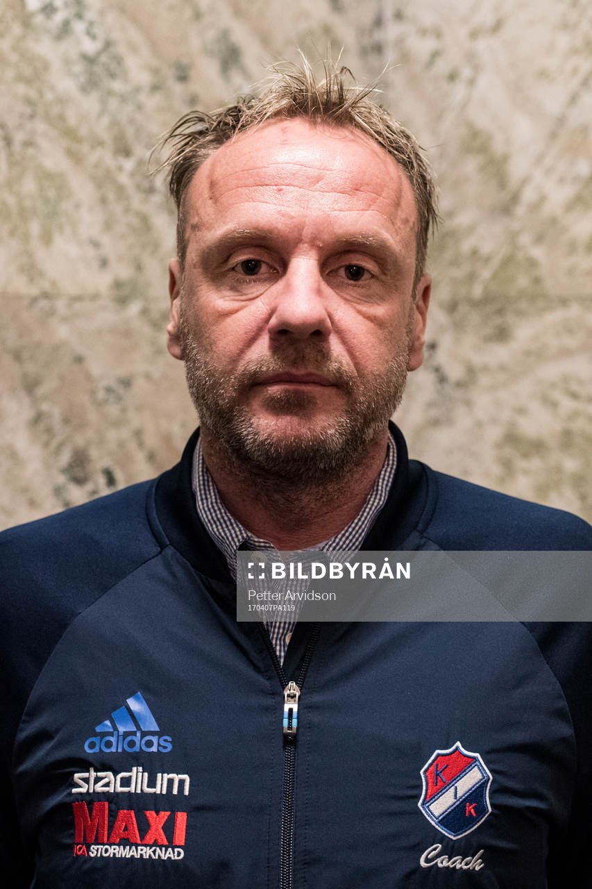 Kvarnsvedens tränare Jonas Björkgren poserar för ett porträtt under upptaktsträffen för damallsvenskan i fotboll den 7 april 2017 i Malmö.