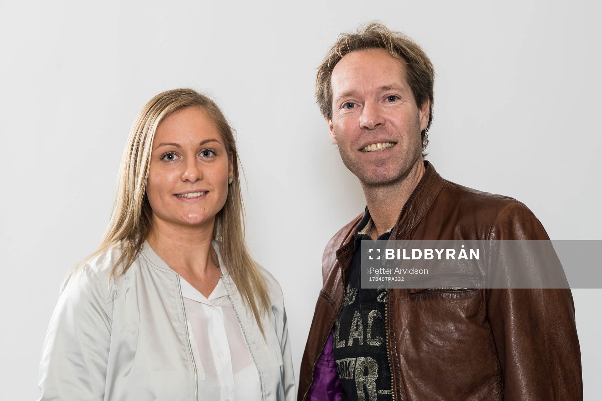 Kungsbackas Karin Lundin och tränare Nicklas Karlström under upptaktsträffen för damallsvenskan i fotboll den 7 april 2017 i Malmö.