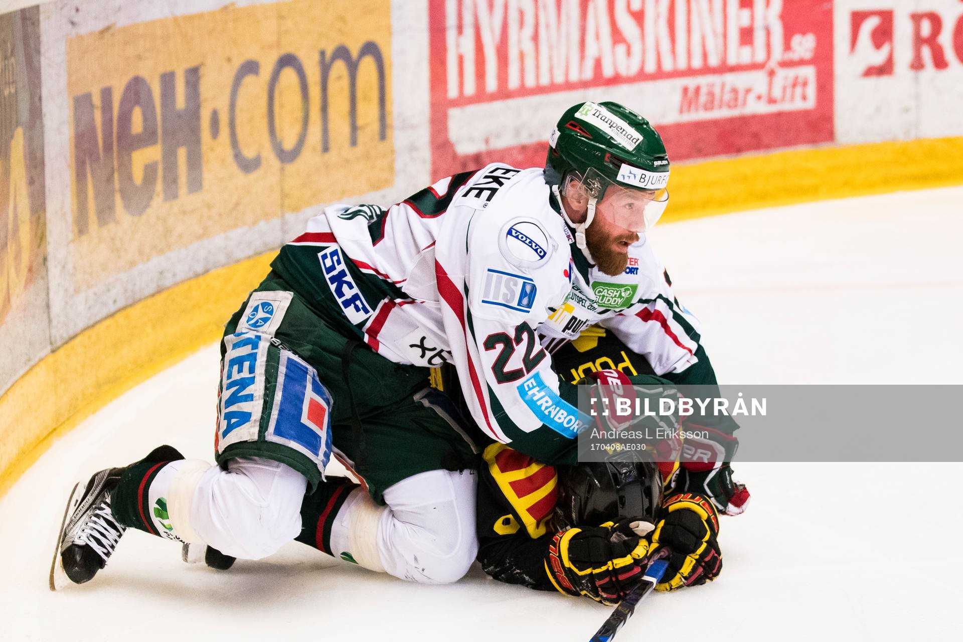 Frölundas Robin Figren trycker ner Brynäs Jonathan Pudas