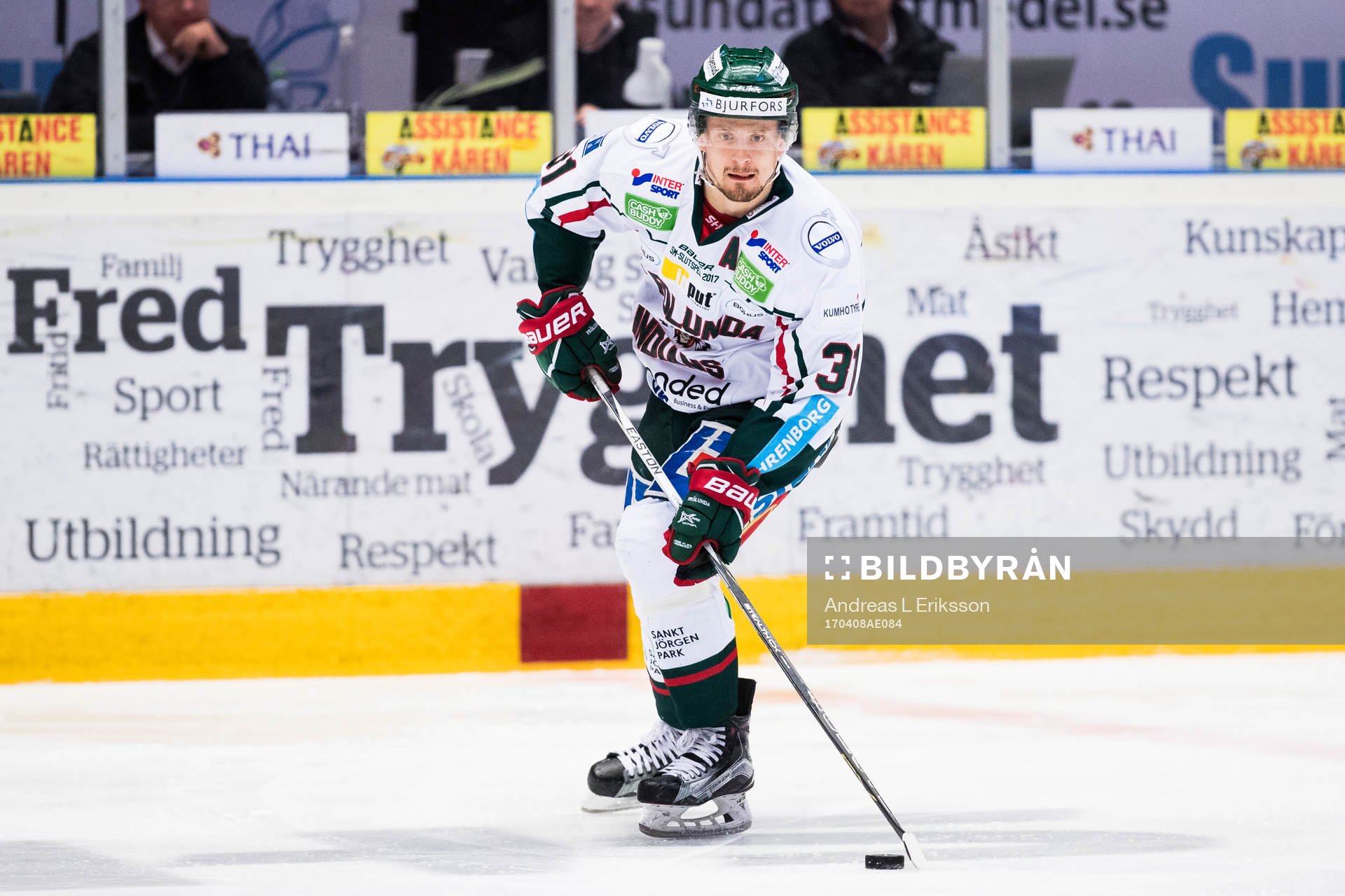 Frölundas Nicklas Lasu med pucken