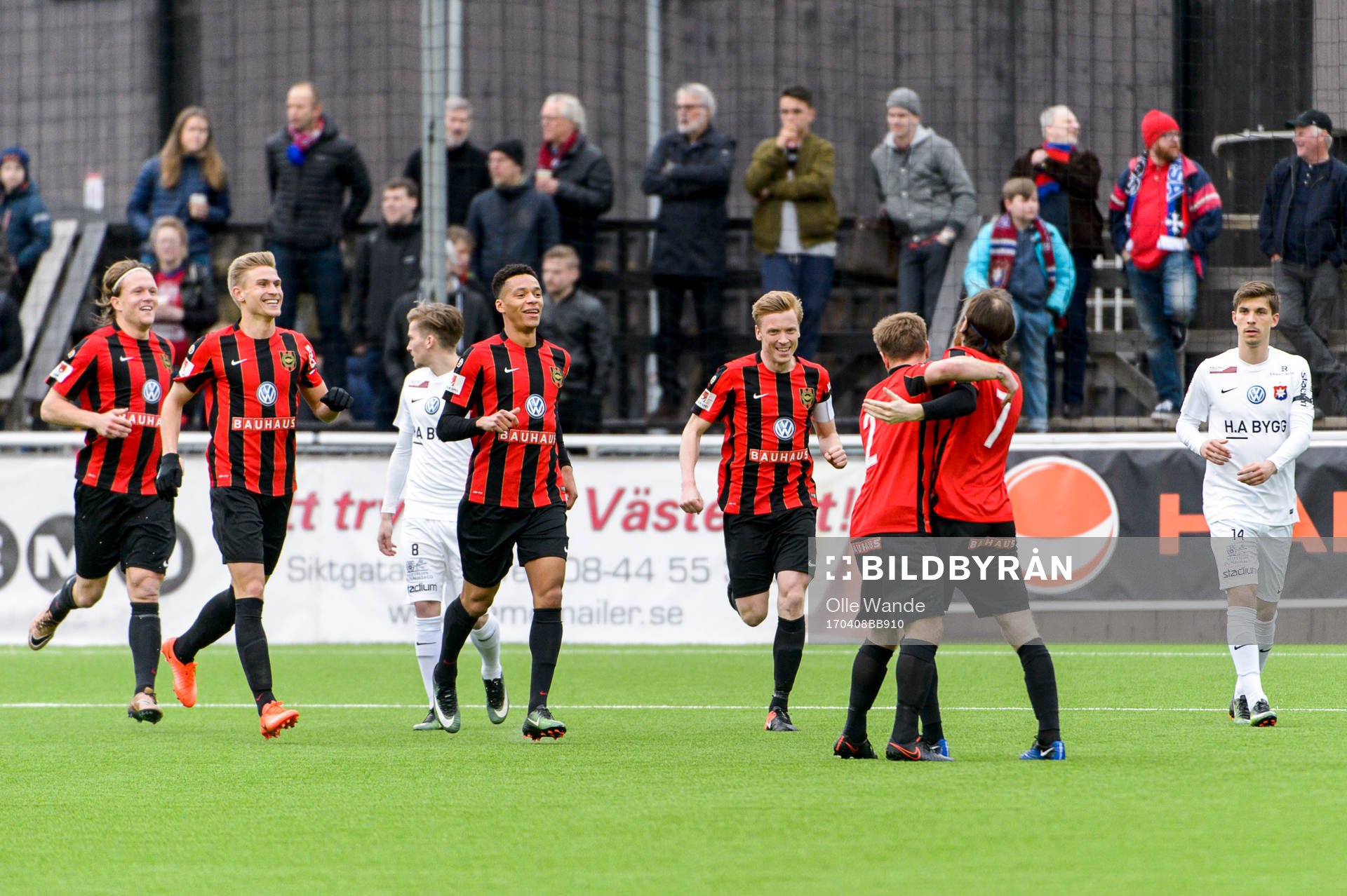 Brommapojkarna jublar
