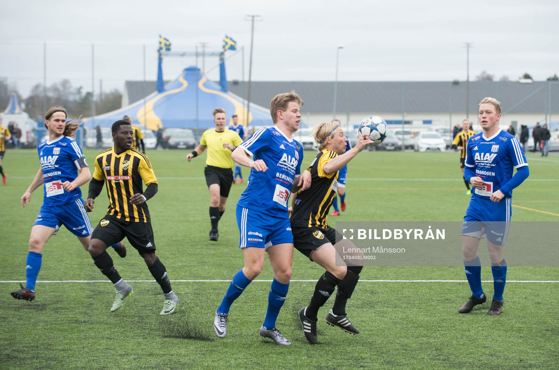 IFK Hässleholms Gustaf Lindroth i matchen i division 2