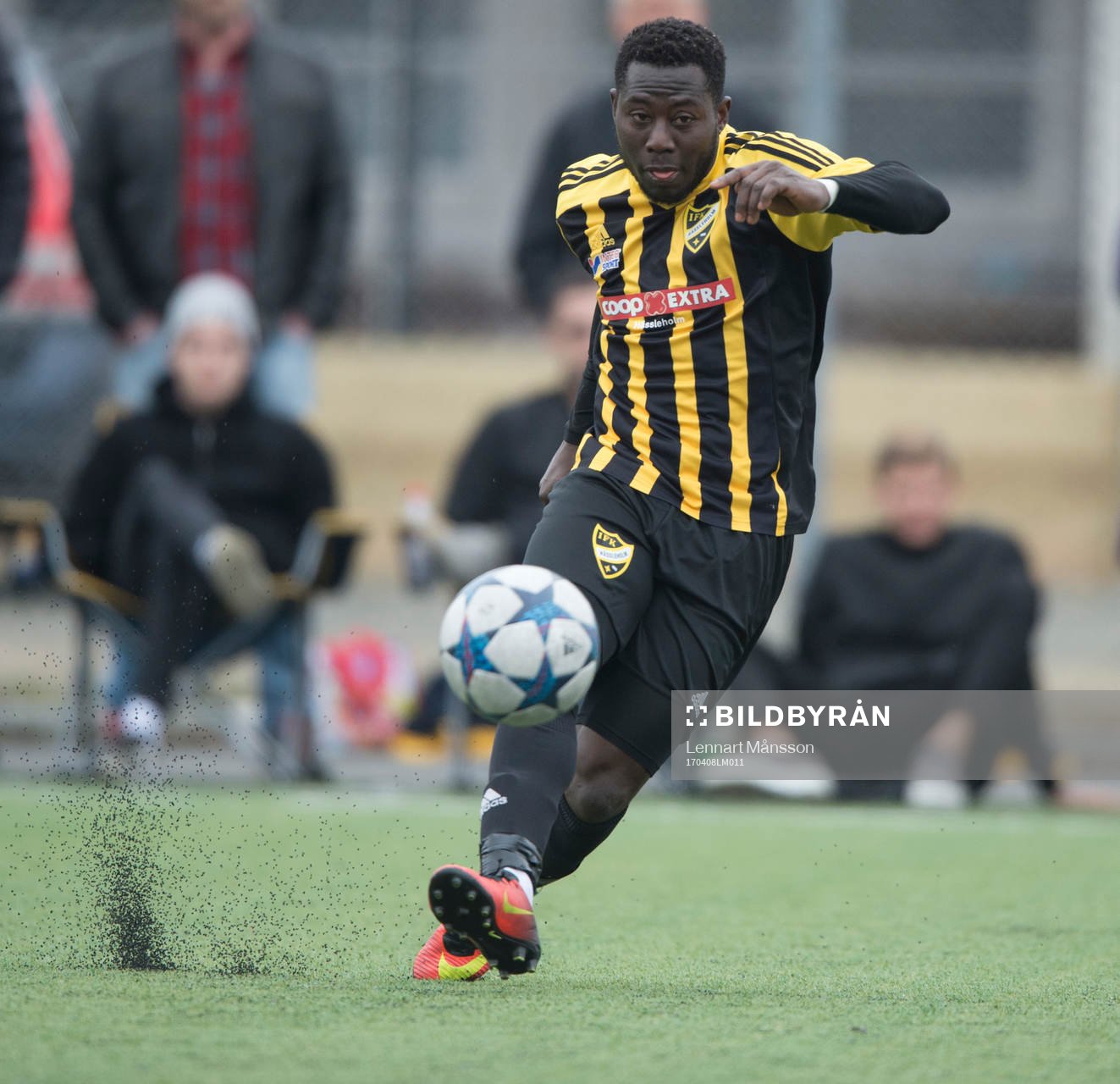 IFK Hässleholms Mike Andrew i matchen i division 2 mellan