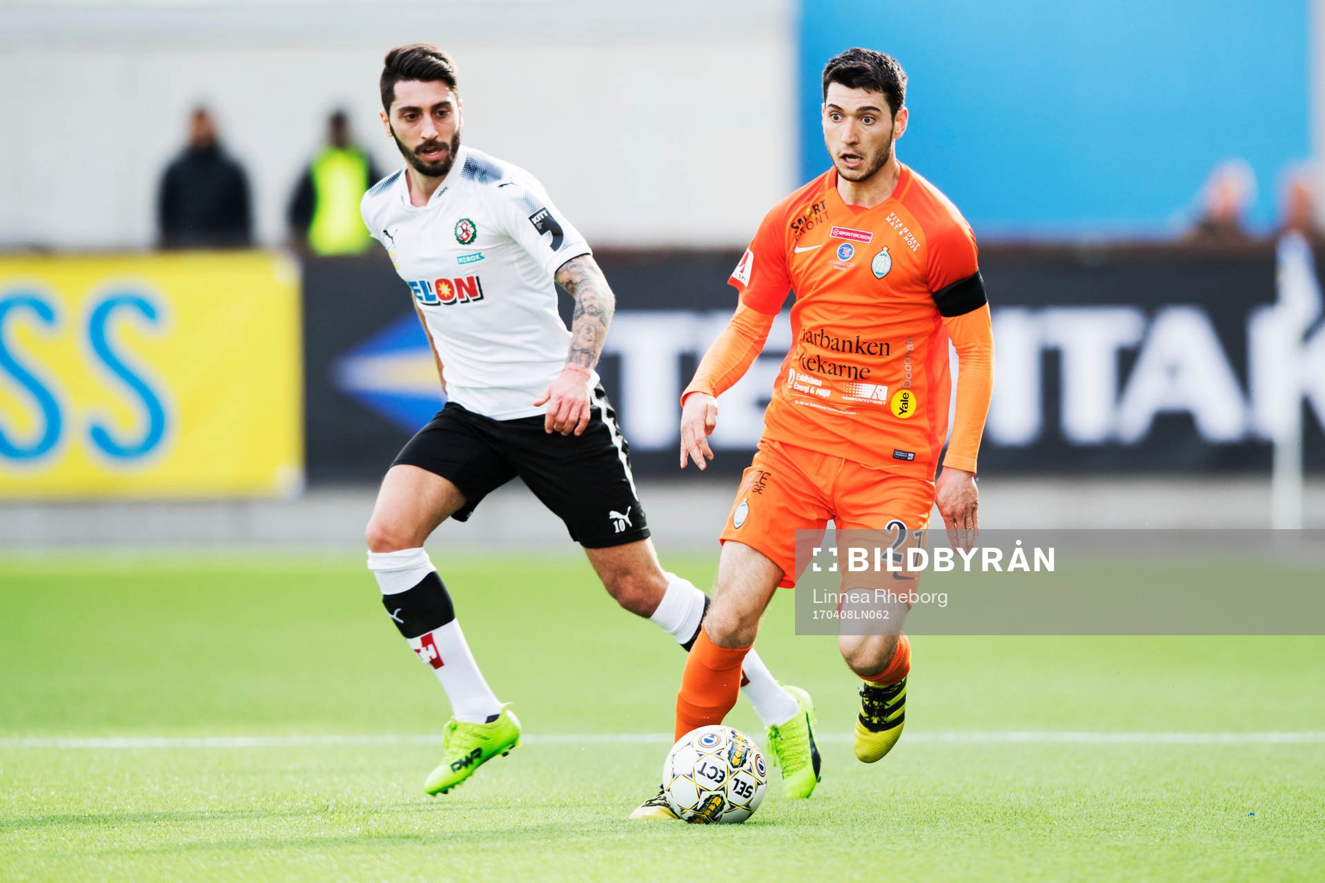 AFC Eskilstunas Ansel Raskaj och Örebros Nahir Besara