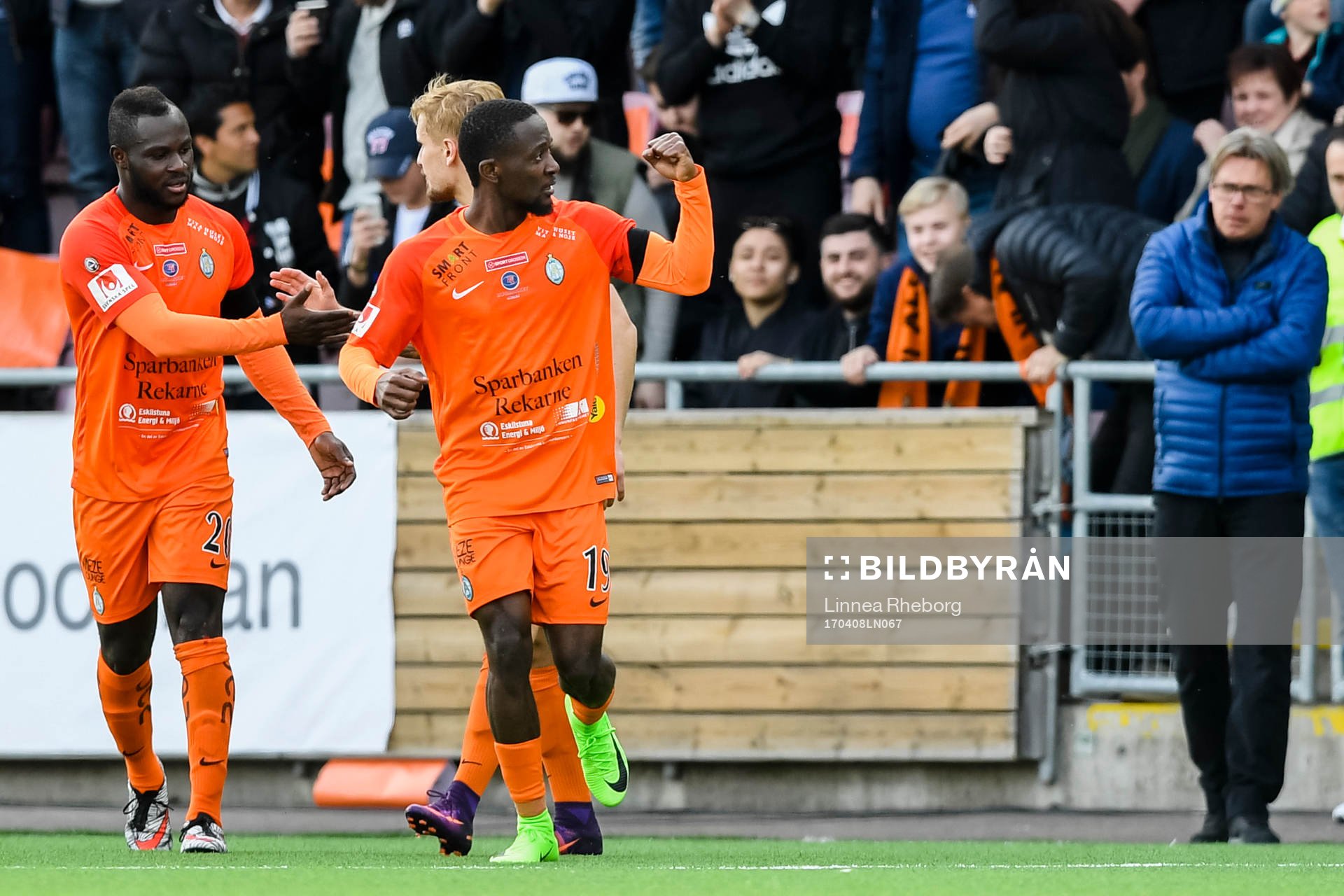 AFC Eskilstunas Buya Turay jublar