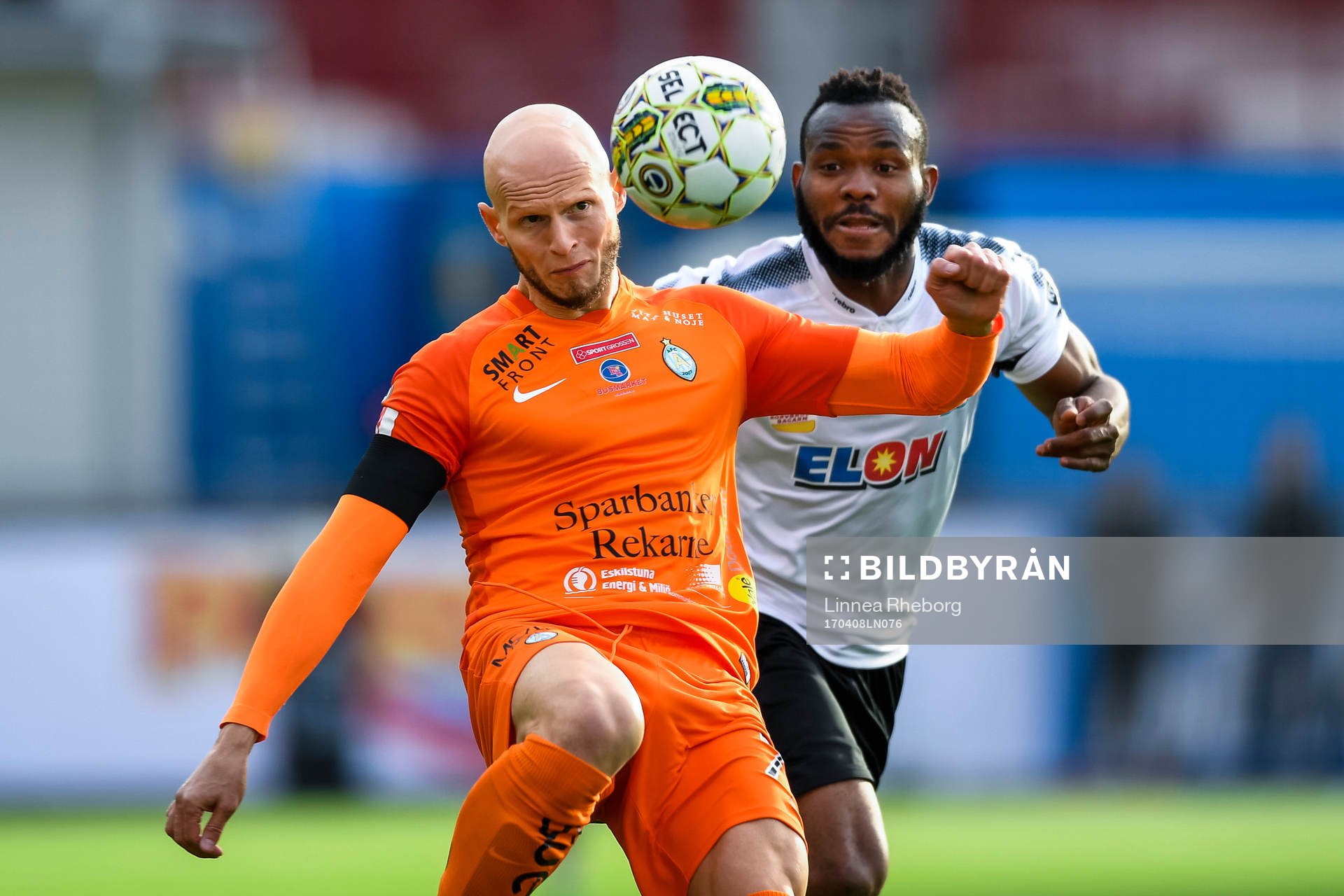 AFC Eskilstunas Zourab Tsiskaridze och Örebros Michael