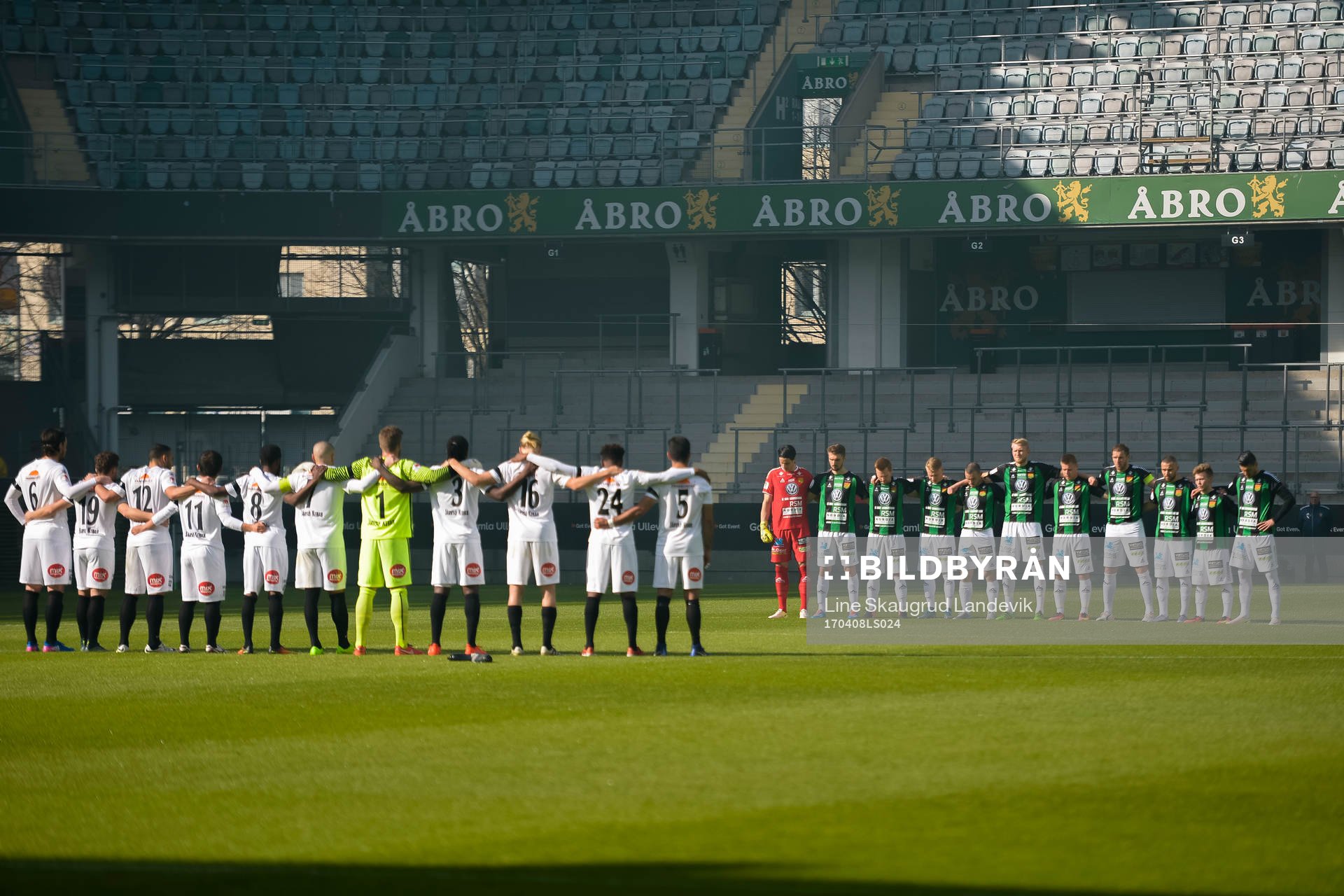 Tyst minut före fotbollsmatchen i Superettan mellan GAIS