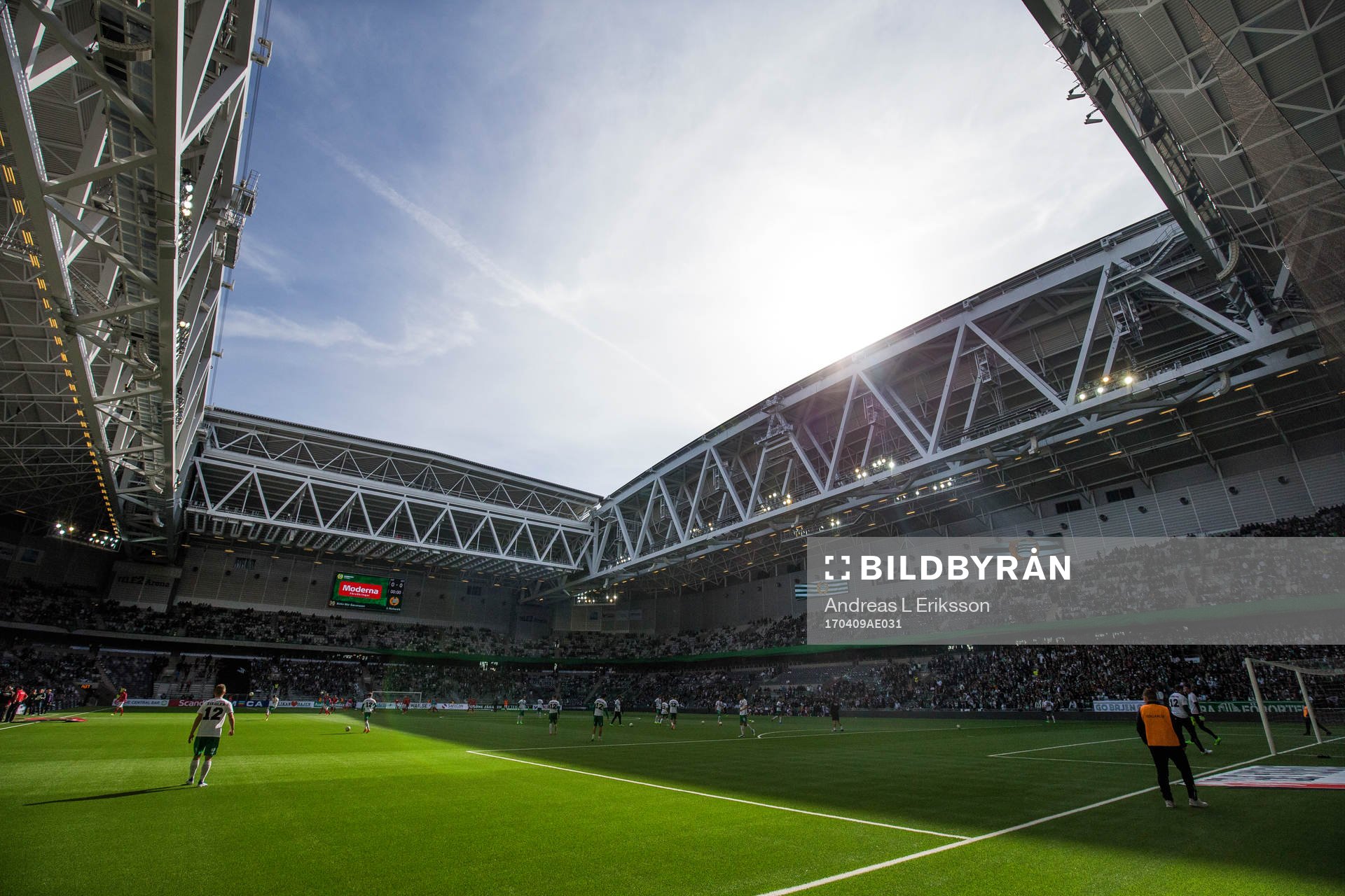 Hammarbys spelare värmer upp på Tele2 Arena