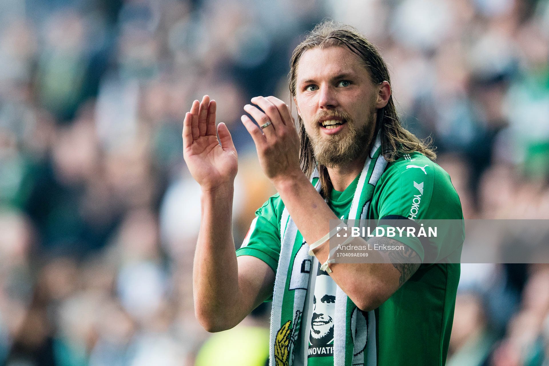 Hammarbys Björn Paulsen tackar publiken