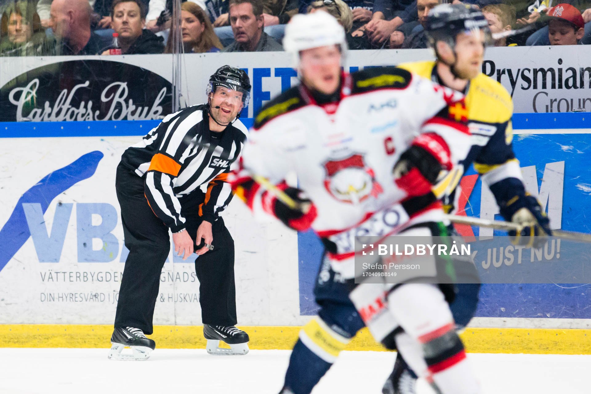 Domare Patrik Sjöberg har ont