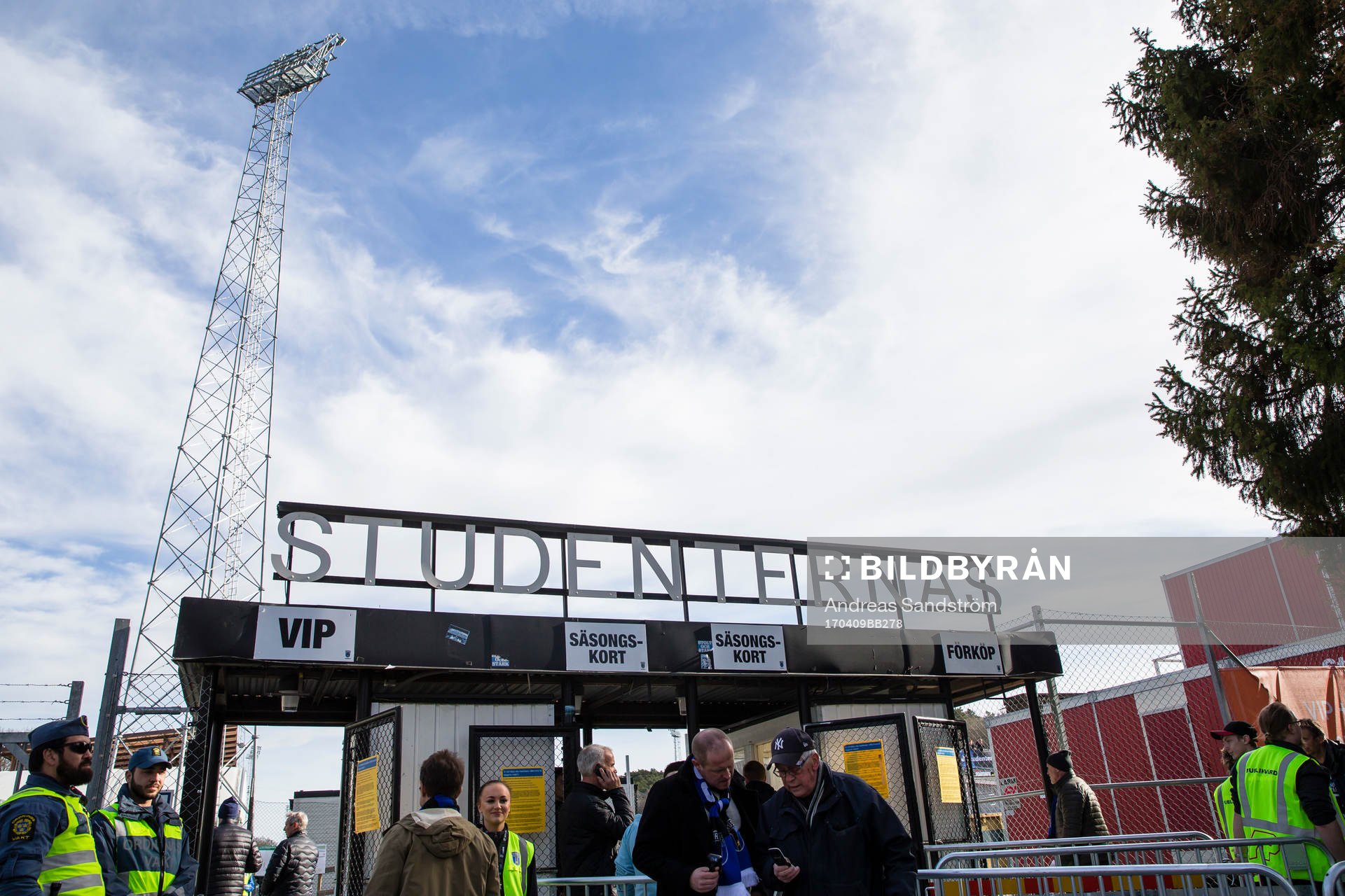 Entrén utanför Studenternas IP