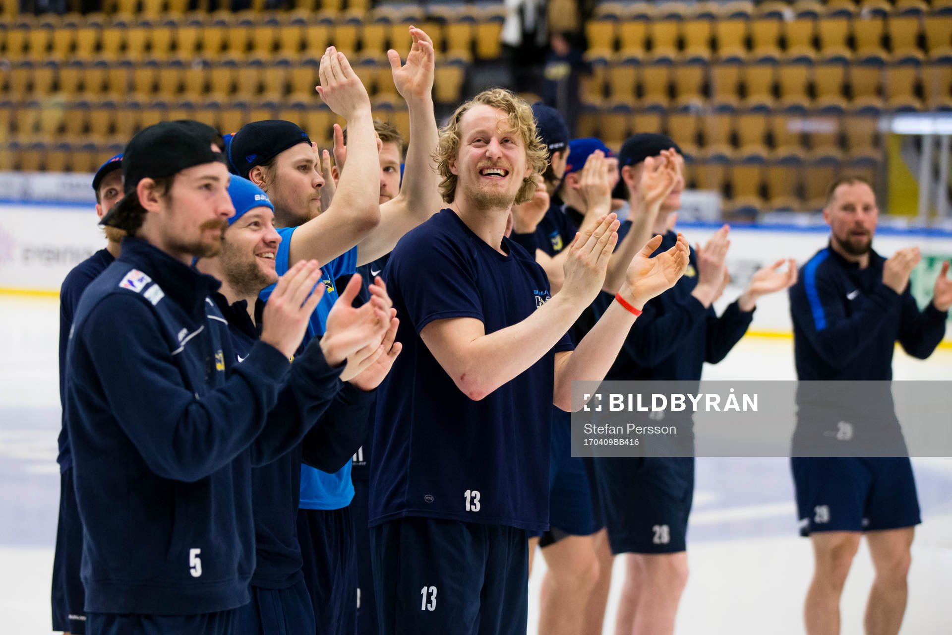s Adam Almquist, Pär Arlbrandt och Oscar Sundh tackar