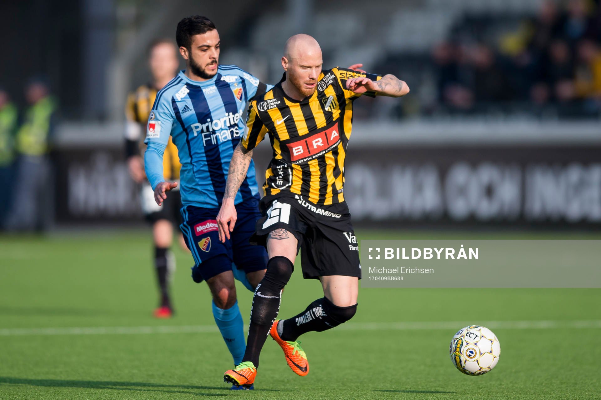 Häckens Alexander Farnerud före Djurgårdens Othman El