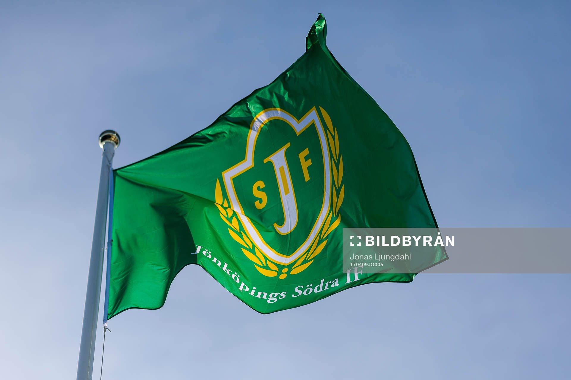 Jönköpings flagga före fotbollsmatchen i Allsvenskan