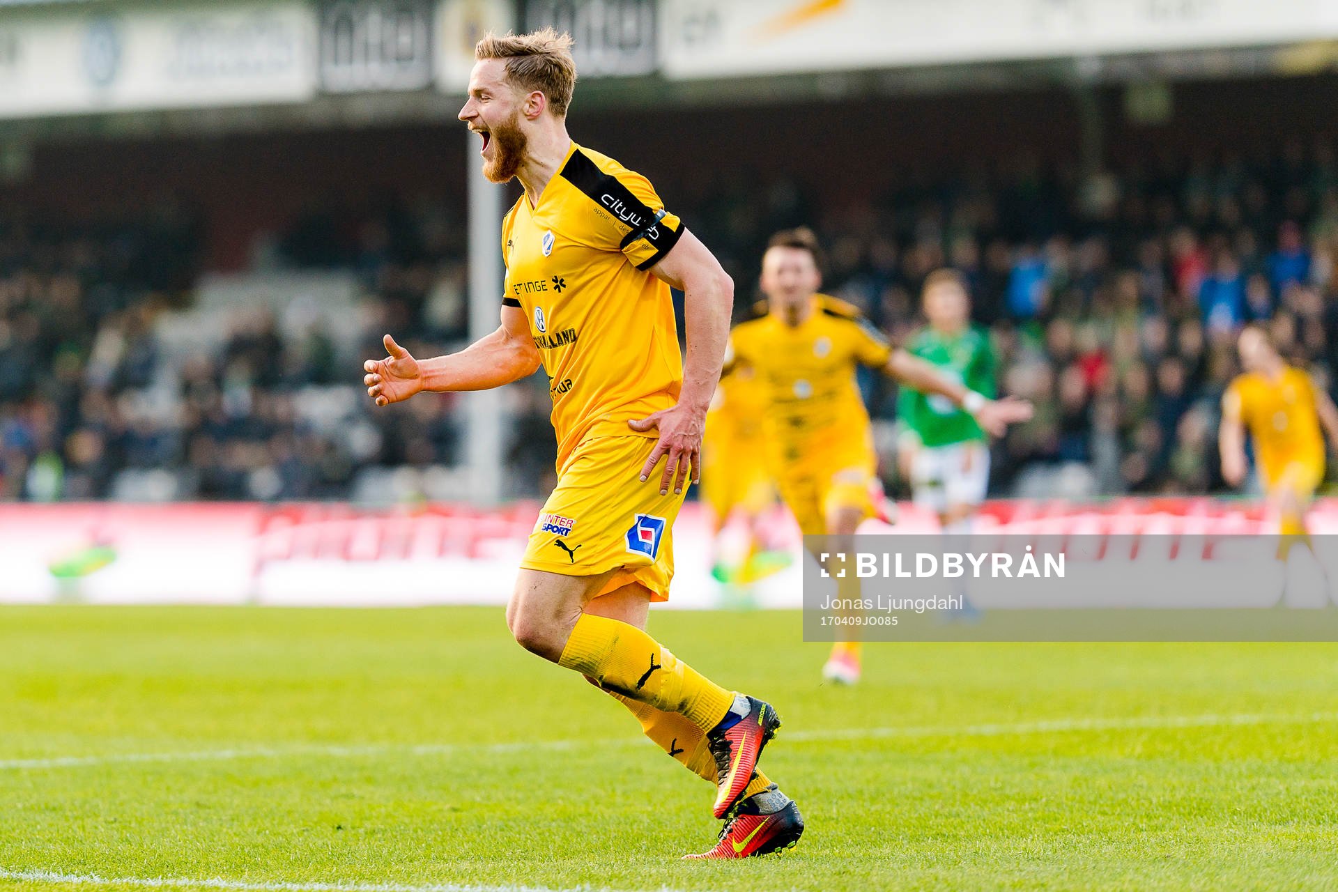 Halmstads Alexander Ruud Tveter jublar