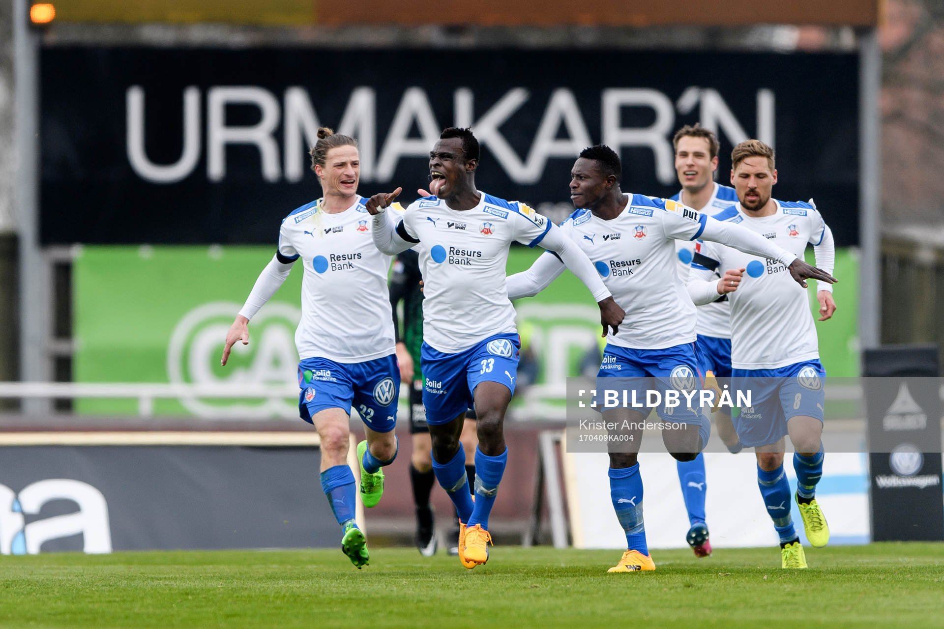 Helsingborgs Edwin Gyimah jublar med laget