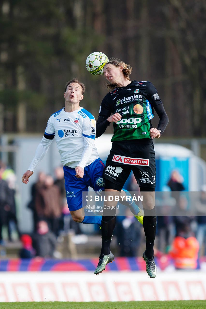 Helsingborgs Anton Wede i nickduell med Varbergs Joakim