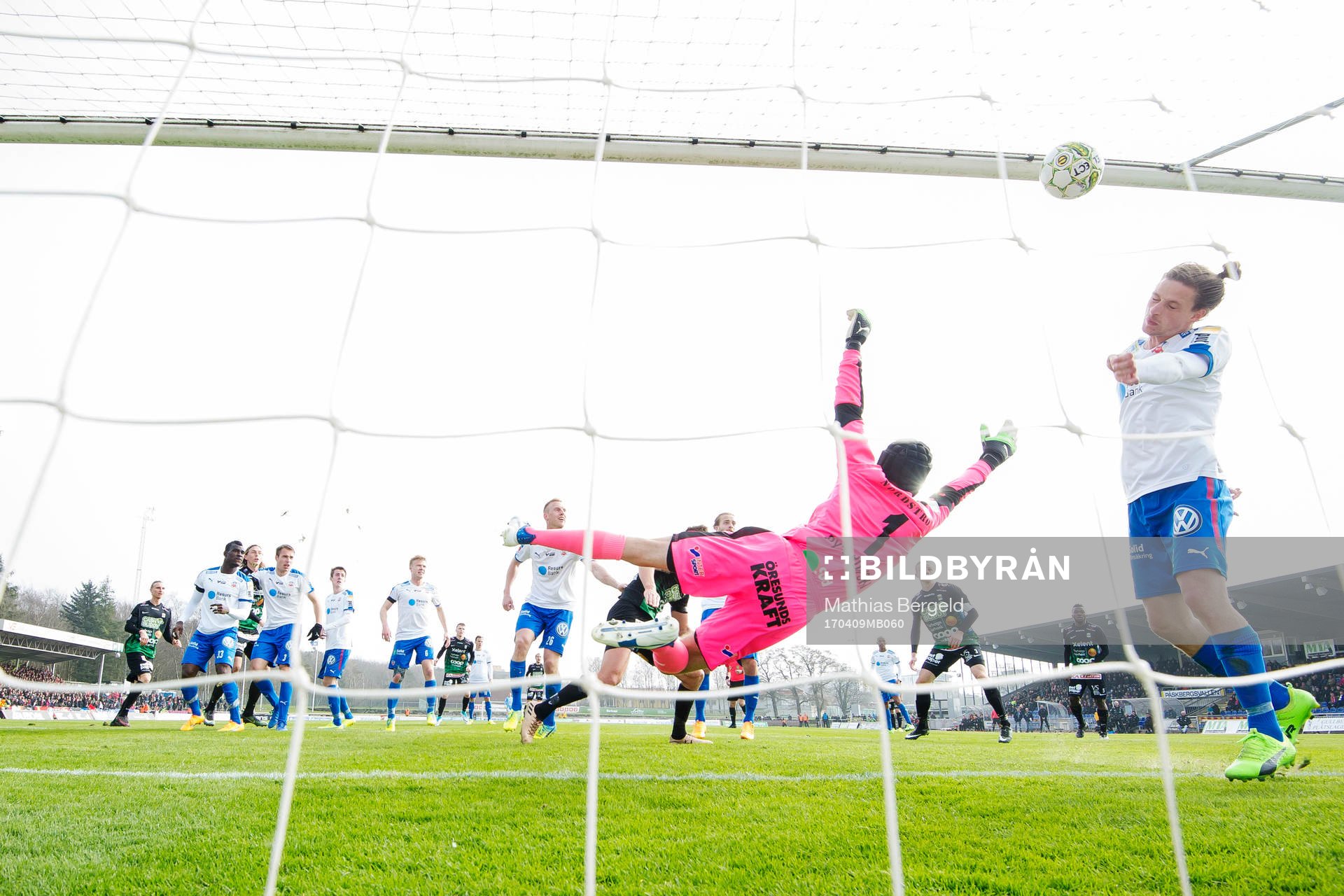 Helsingborgs målvakt Matt Pyzdrowski och Jesper Lange när