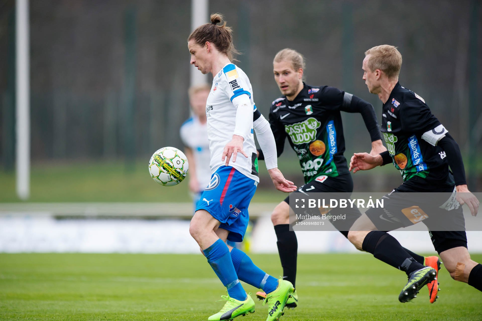 Helsingborgs Jesper Lange jagas av Varbergs Oliver