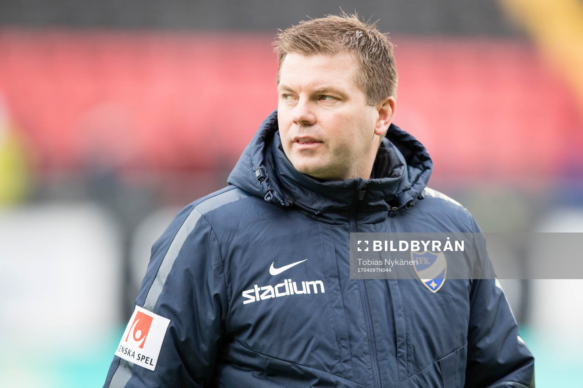 Norrköpings tränare Jens Gustafsson under fotbollsmatchen i Allsvenskan mellan Östersund och Norrköping den 9 april 2017 i Östersund.