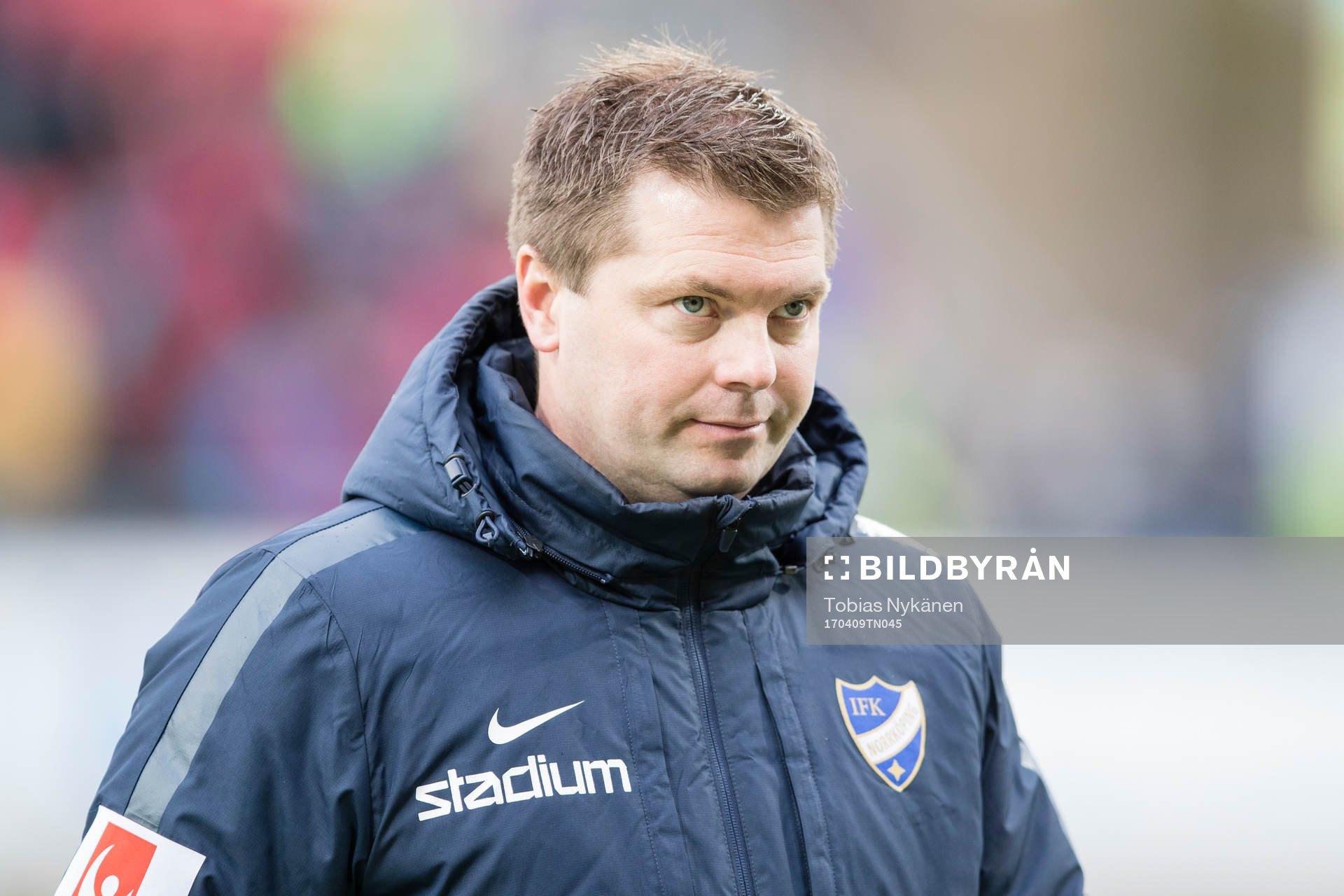 Norrköpings tränare Jens Gustafsson under fotbollsmatchen i Allsvenskan mellan Östersund och Norrköping den 9 april 2017 i Östersund.