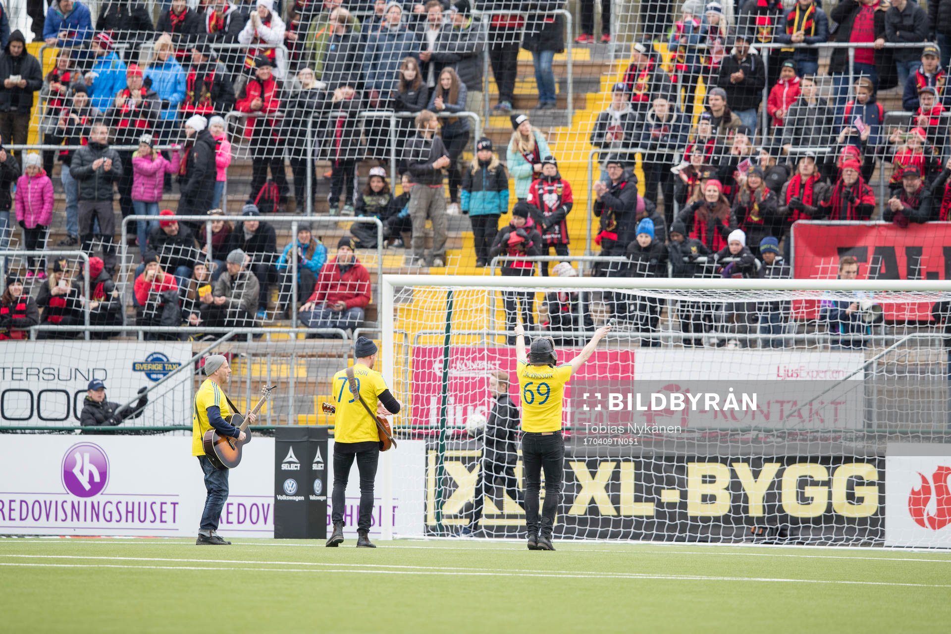 Patriks kombo underhåller publiken